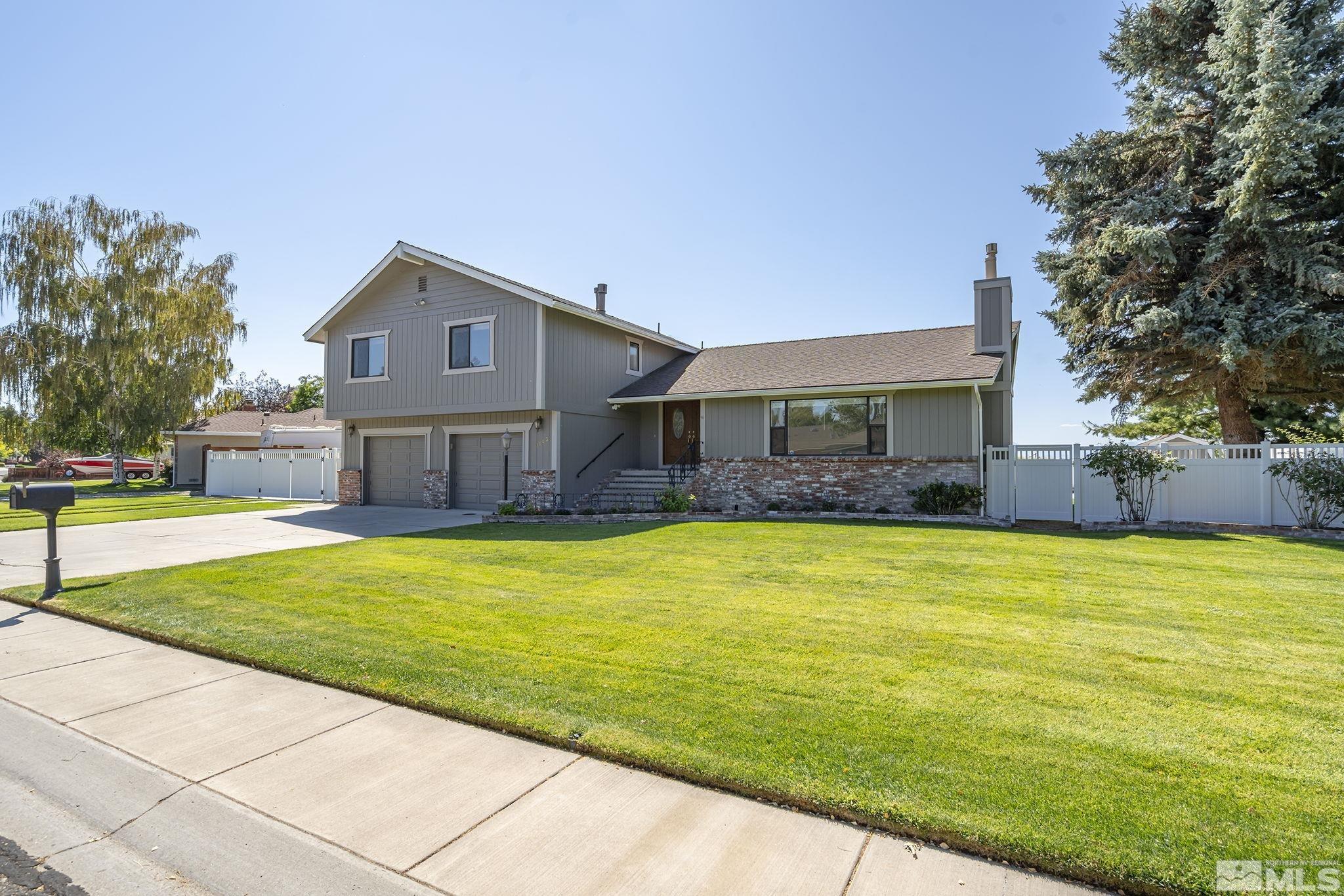 1663 Mackland Property Photo 7