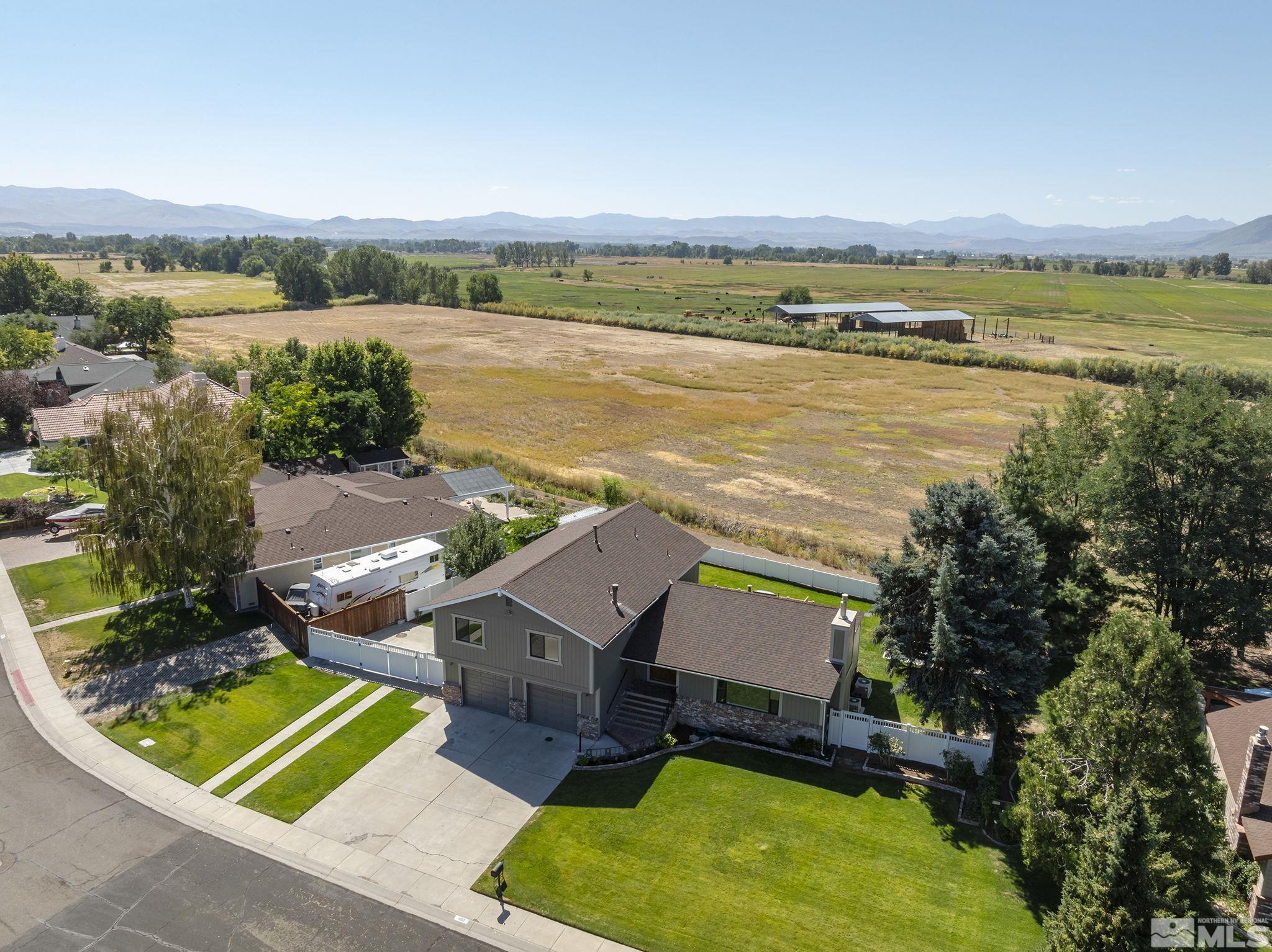 1663 Mackland Property Photo 8
