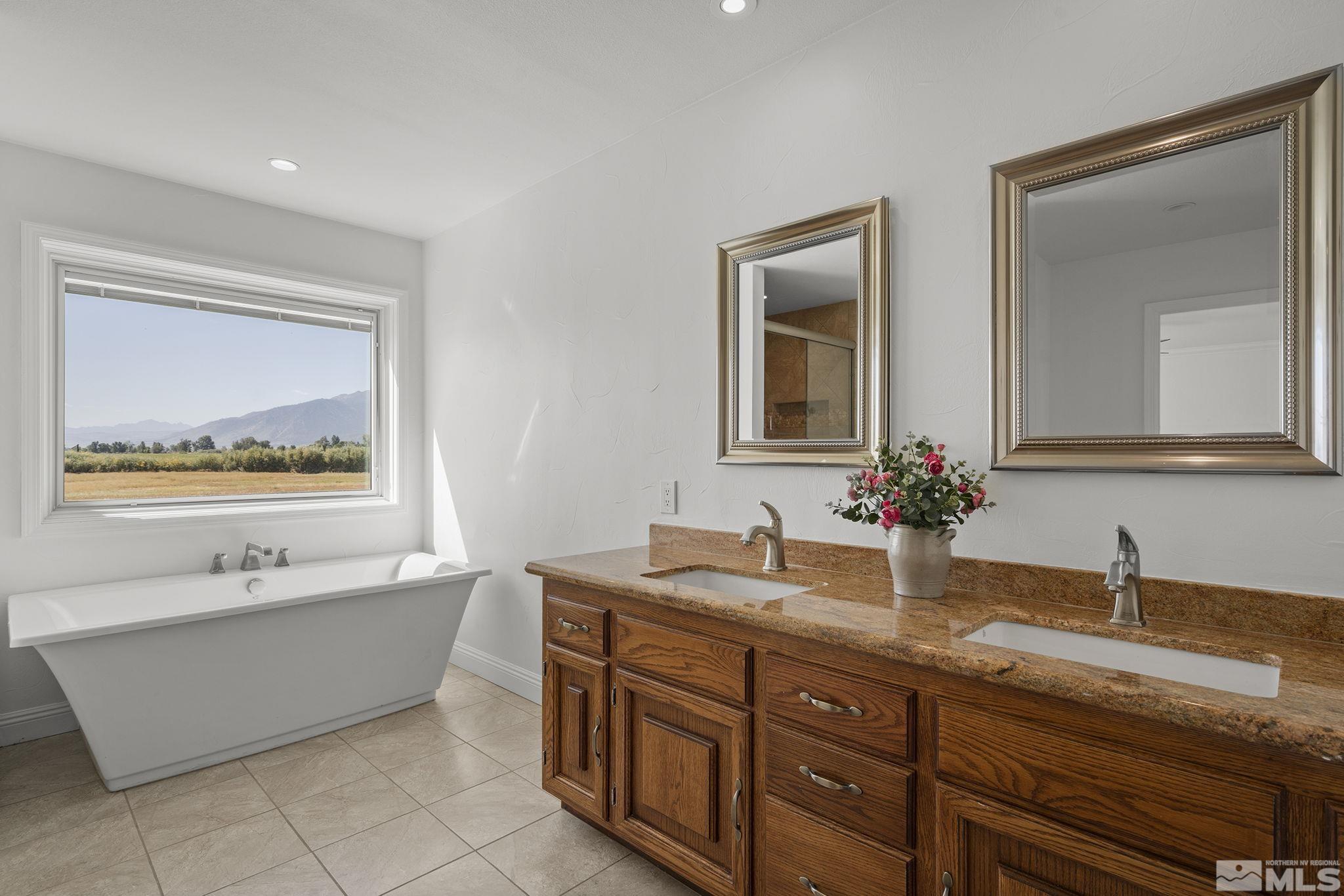 1663 Mackland Property Photo 21