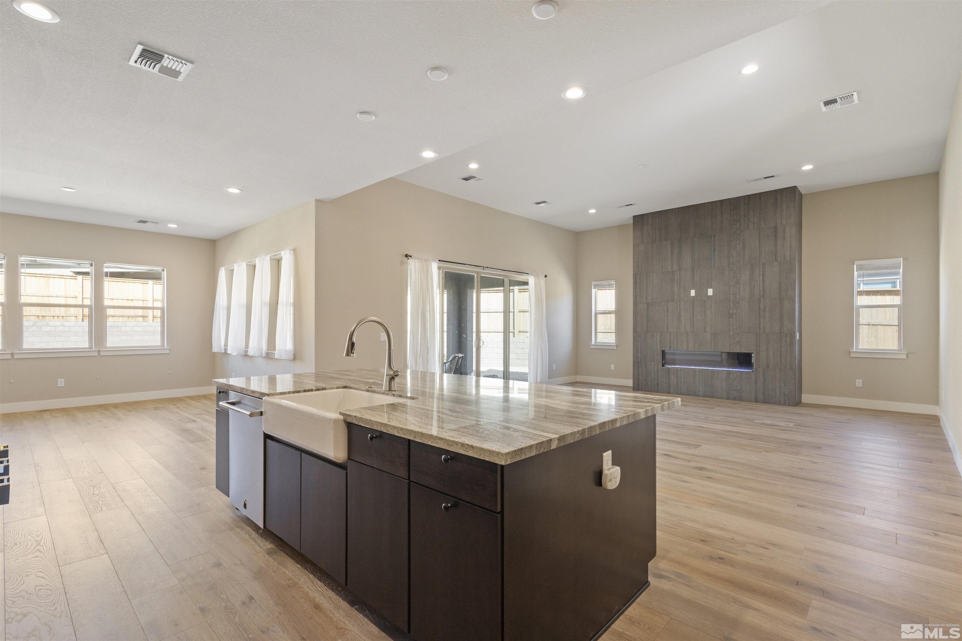 9093 Wild Skies Way Property Photo 6