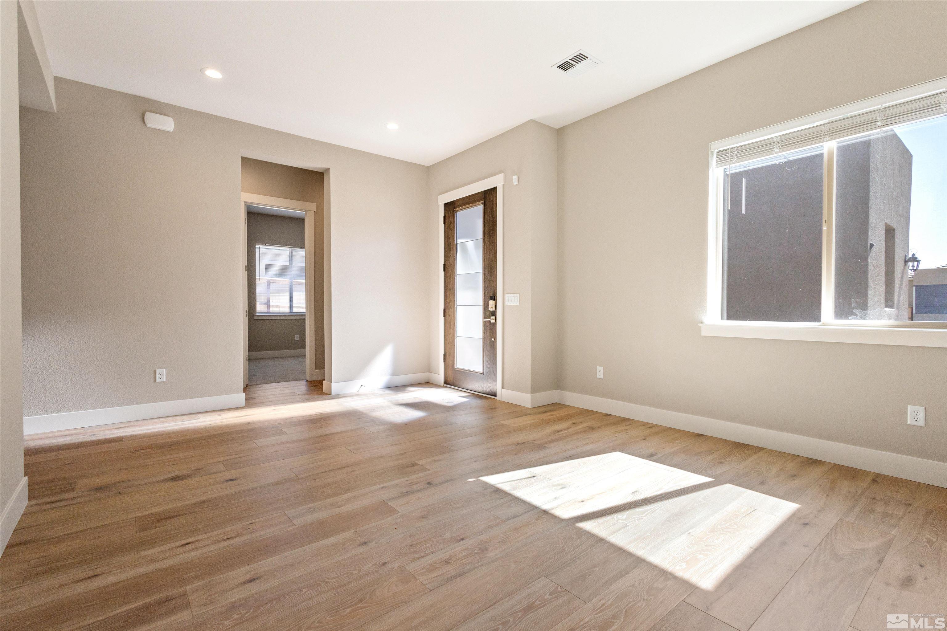9093 Wild Skies Way Property Photo 13