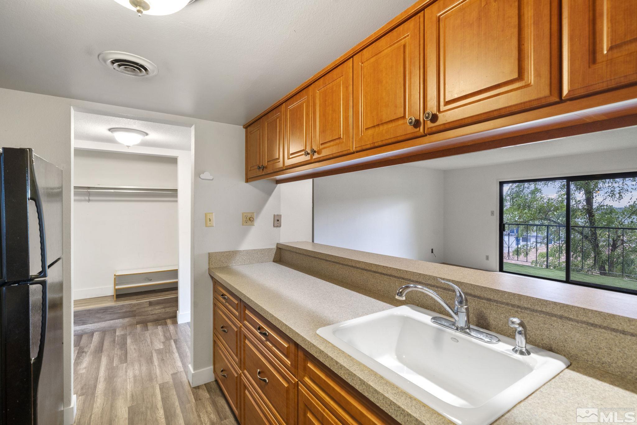 1508 Carlin St Property Photo 4