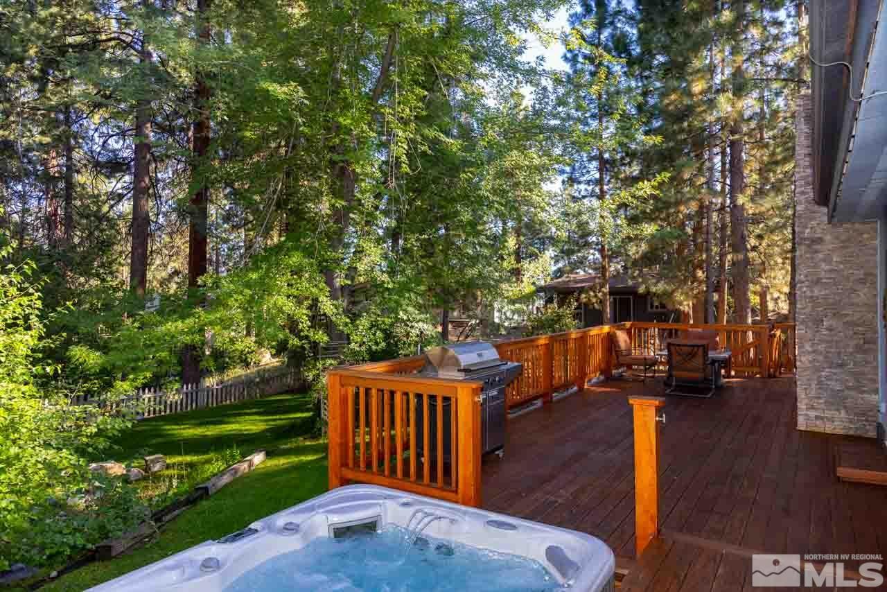 633 Riven Rock Rd Property Photo 2