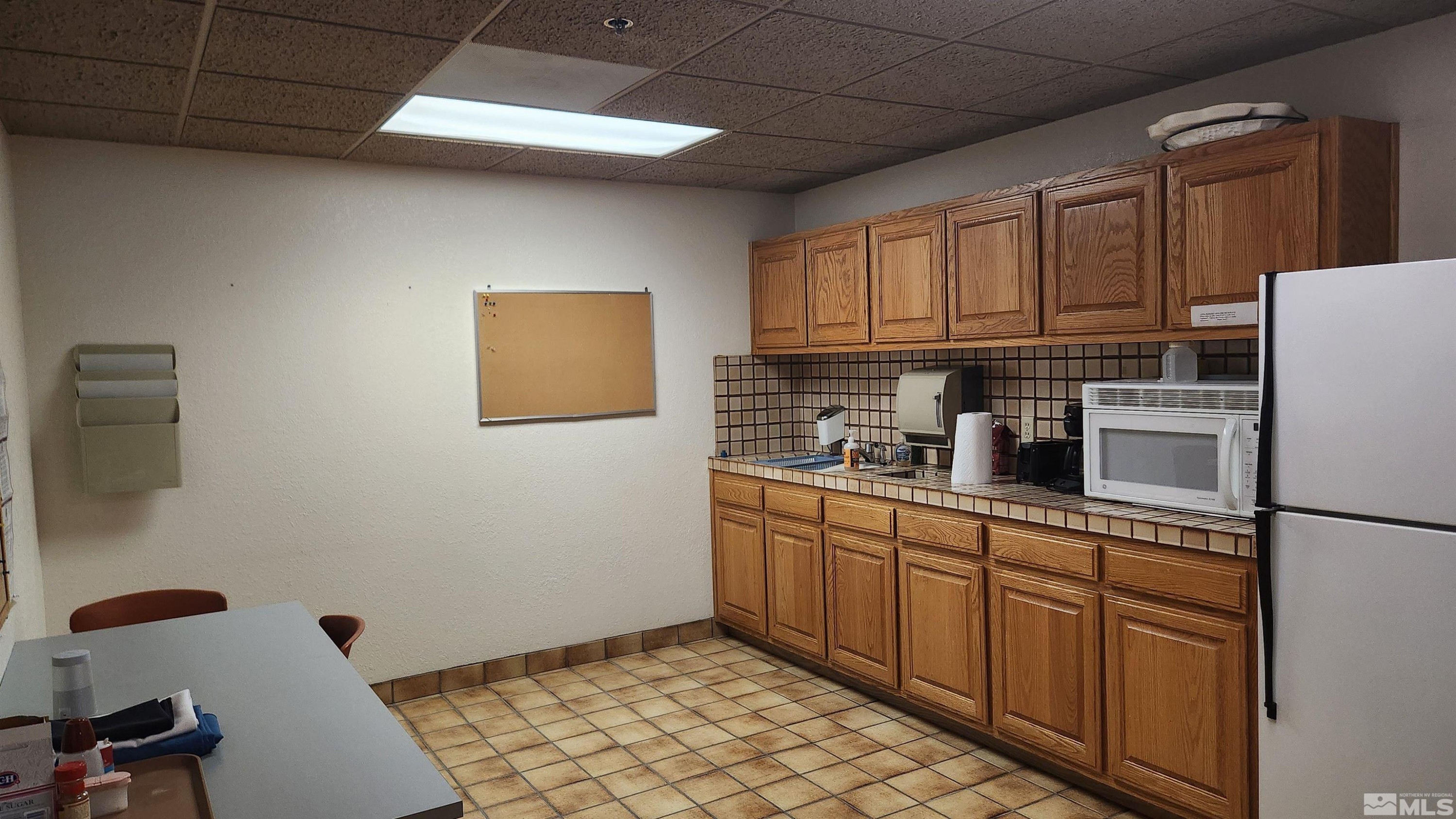 2800 Arrowhead Drive Property Photo 19