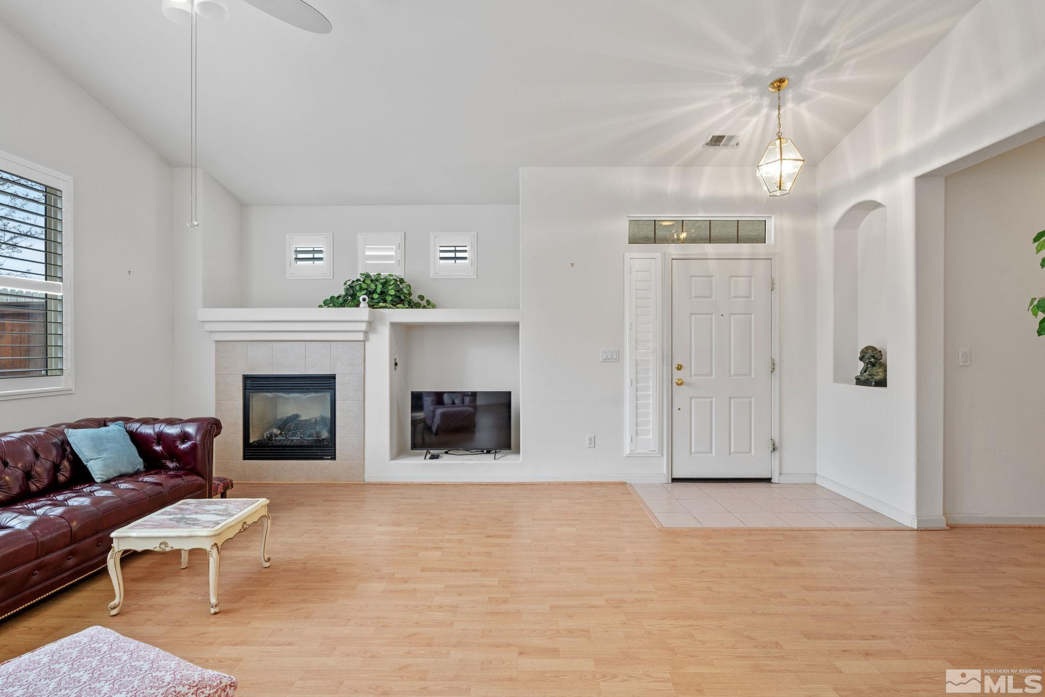 1676 Iron Mountain Drive Property Photo 4