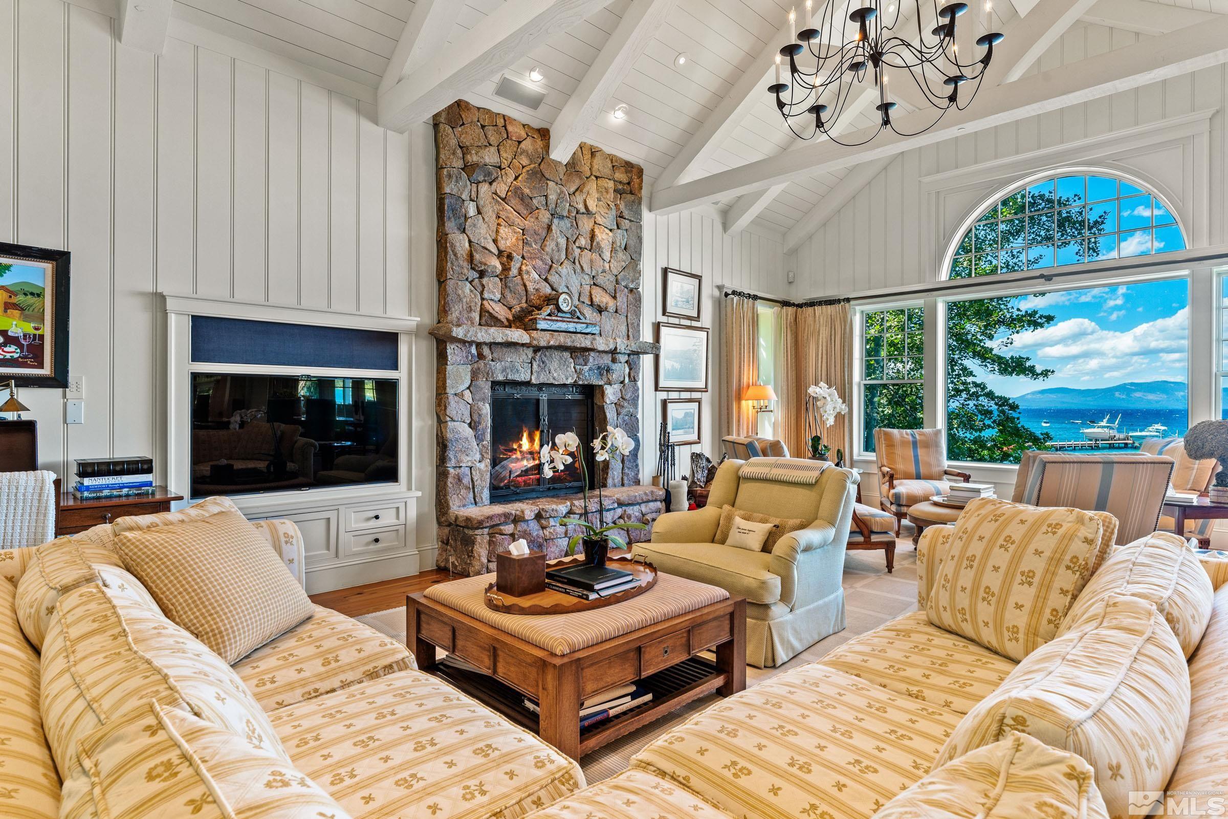 1960 Glenbrook Road Property Photo 6