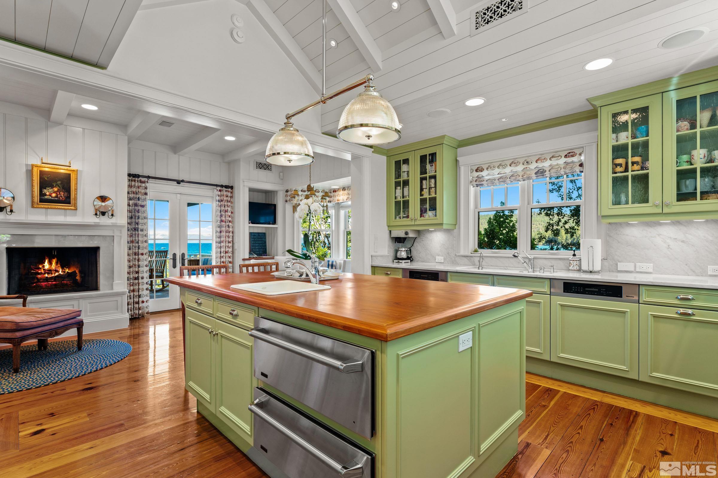 1960 Glenbrook Road Property Photo 15