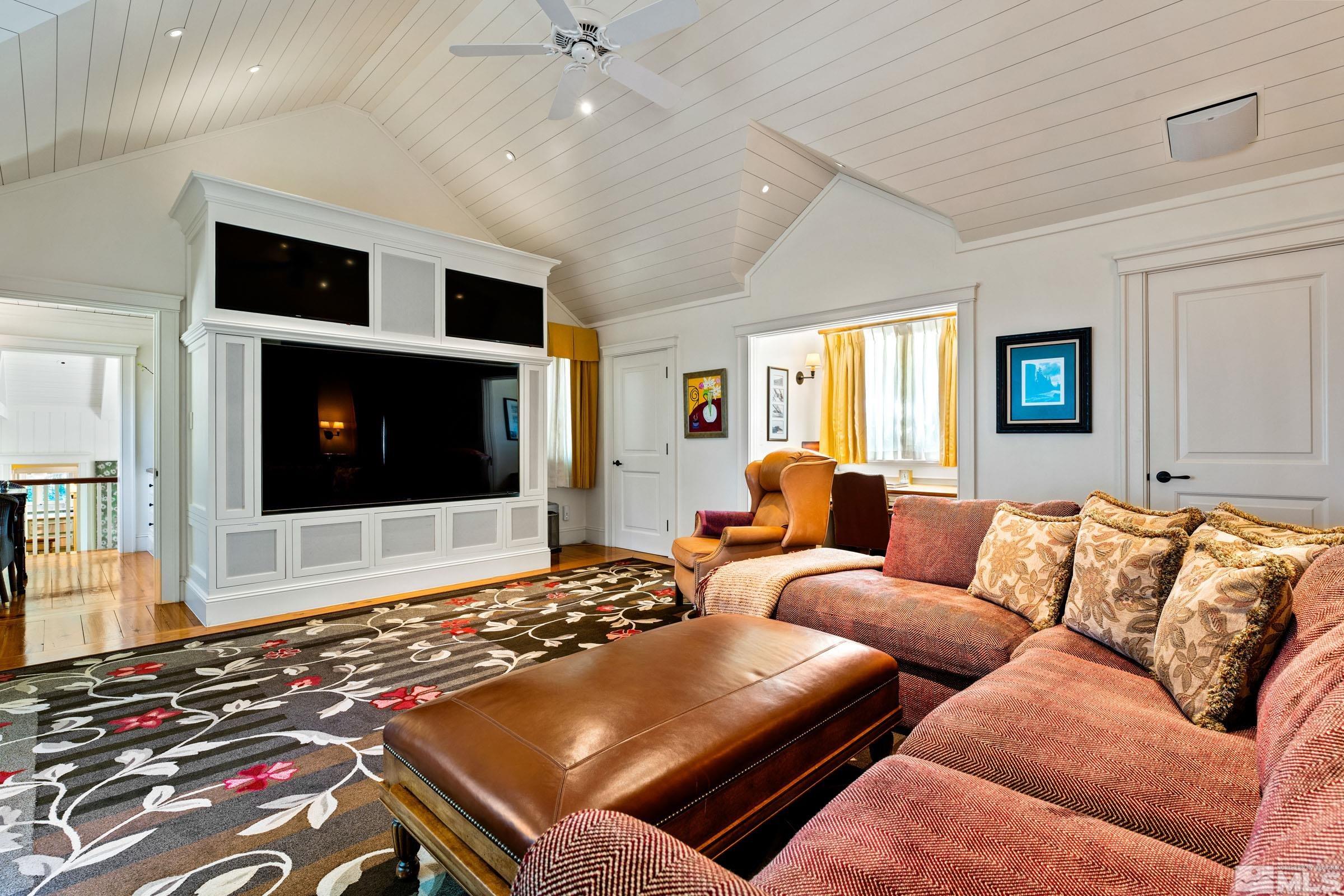 1960 Glenbrook Road Property Photo 32