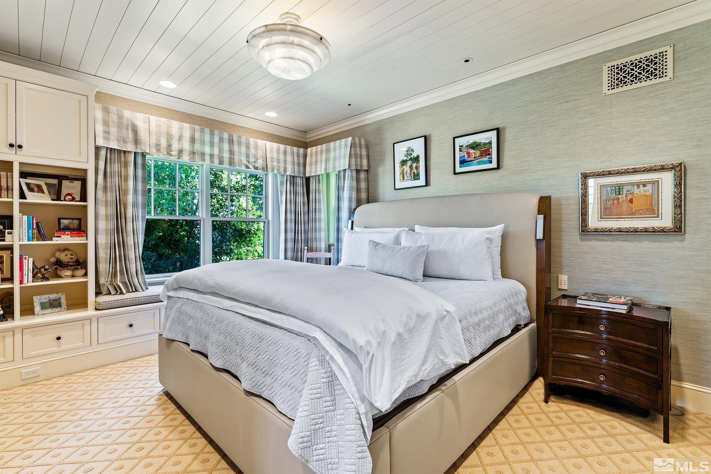 1960 Glenbrook Road Property Photo 33