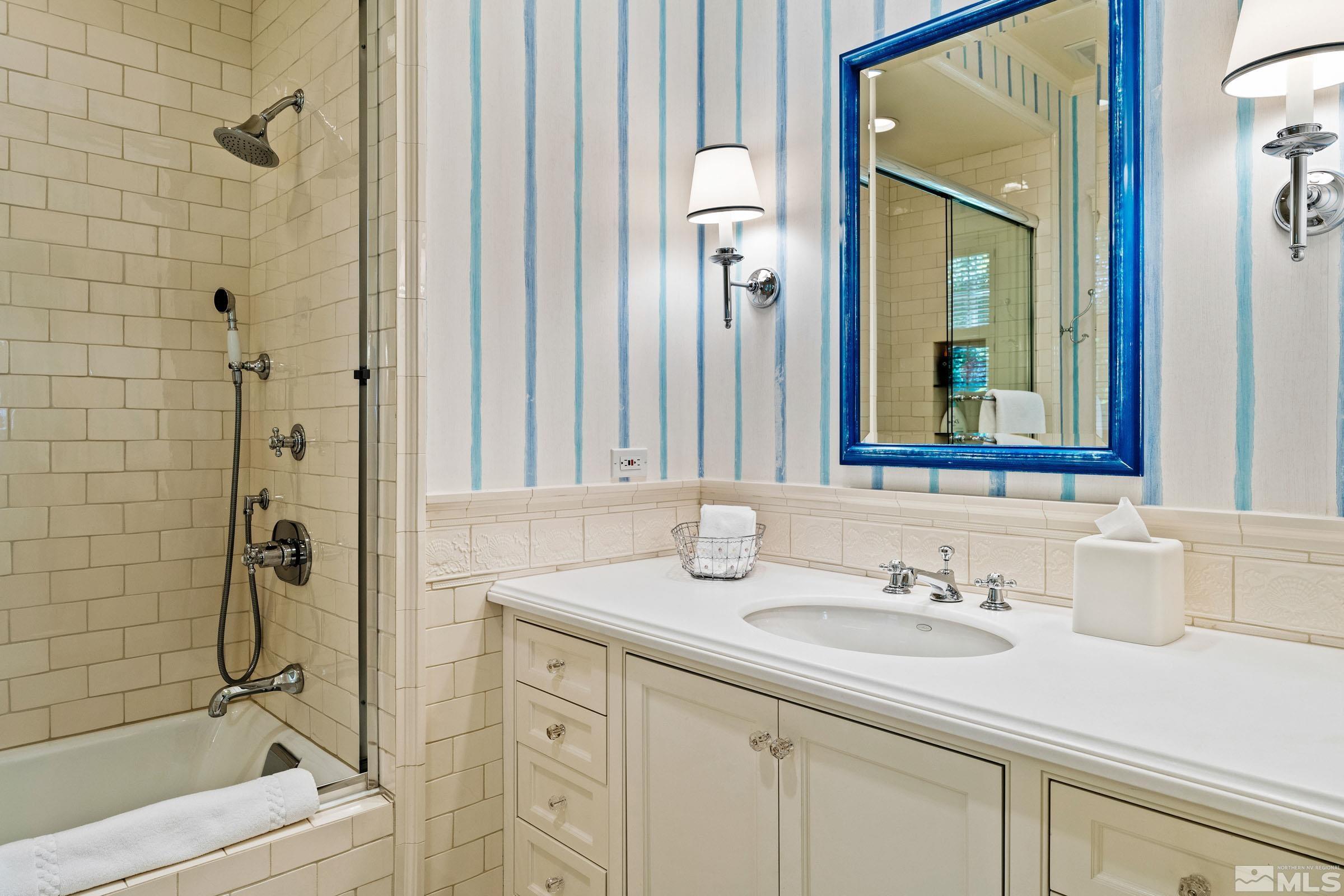 1960 Glenbrook Road Property Photo 34