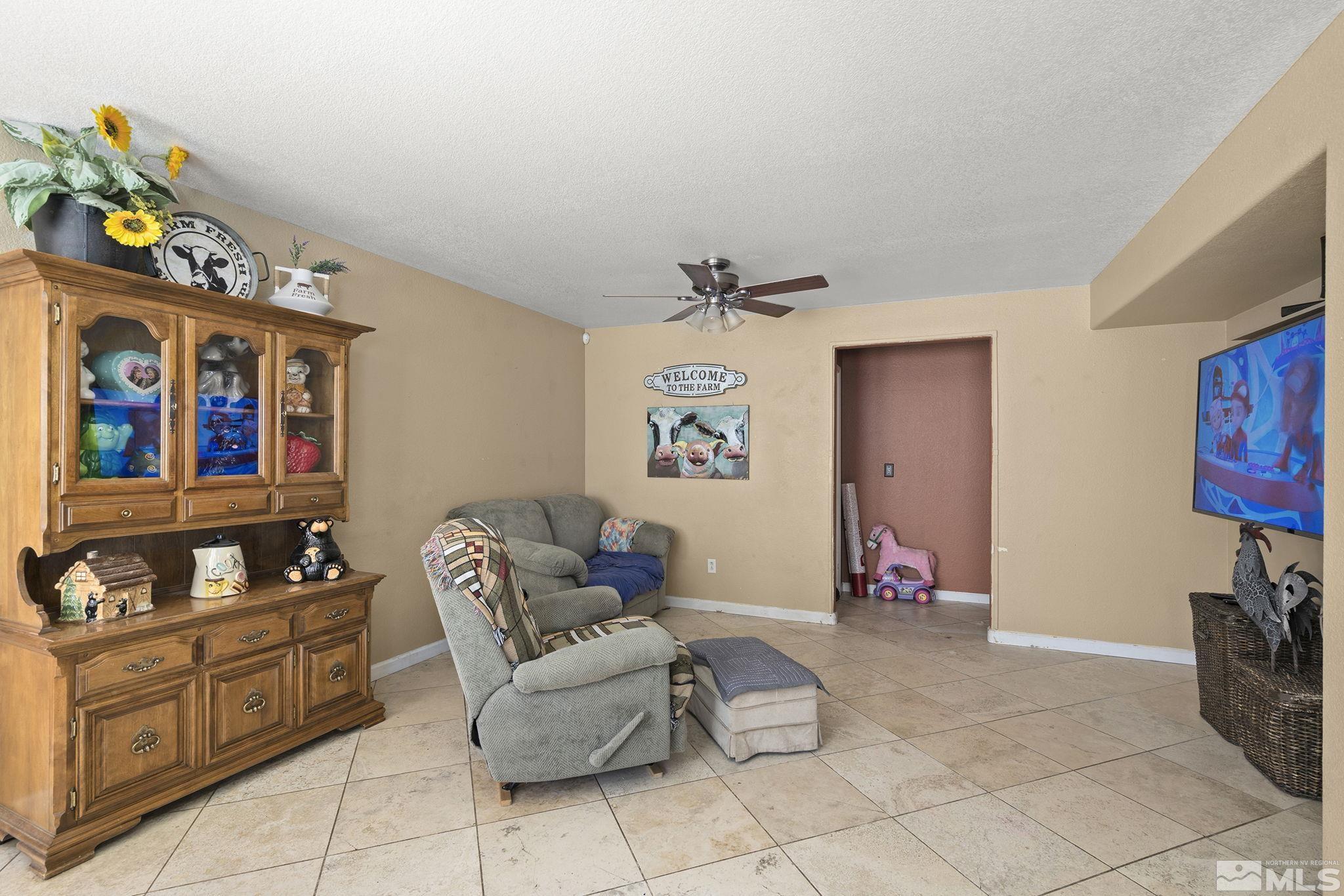 8921 Kemmer St Property Photo 10