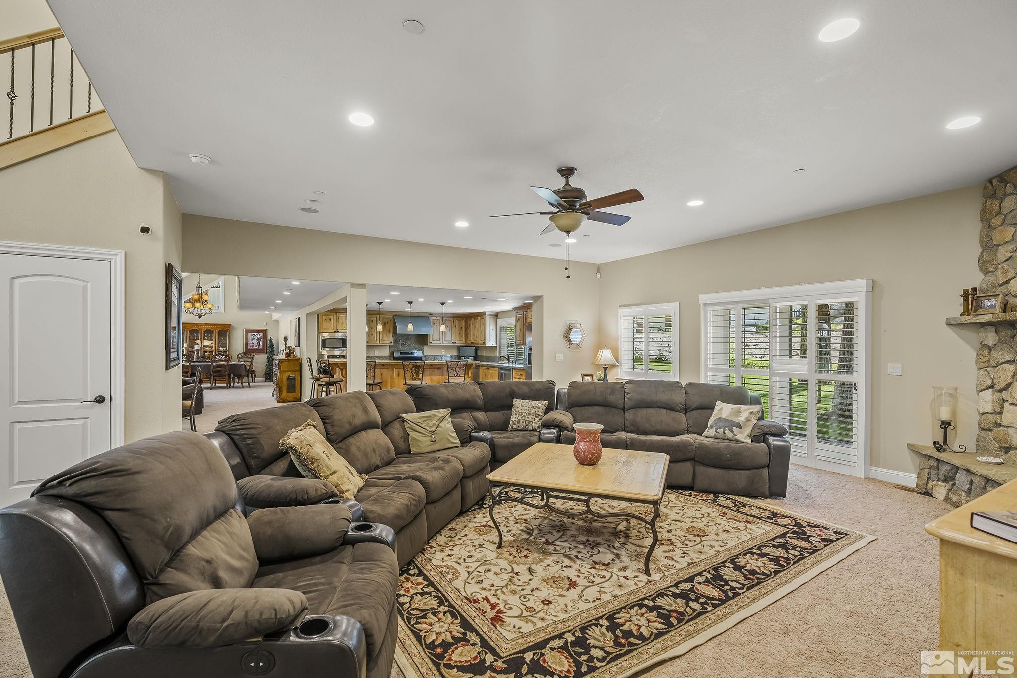 1030 Lynn Way Property Photo 4