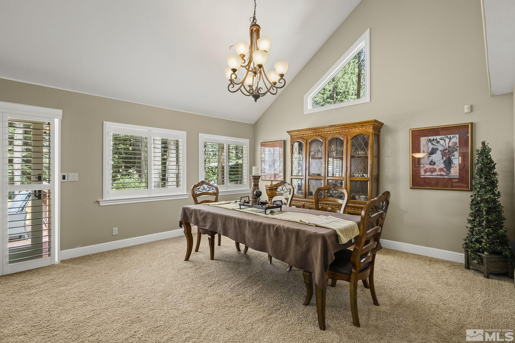 1030 Lynn Way Property Photo 12