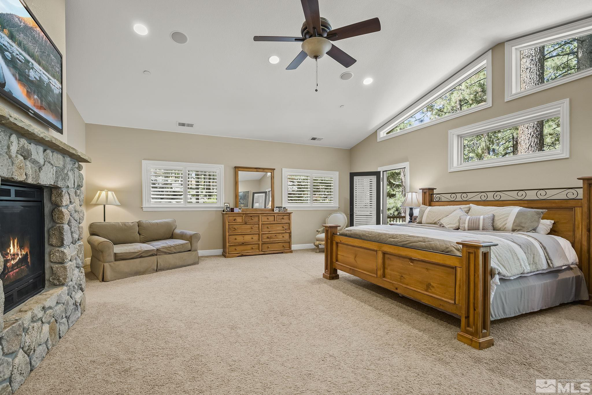 1030 Lynn Way Property Photo 14
