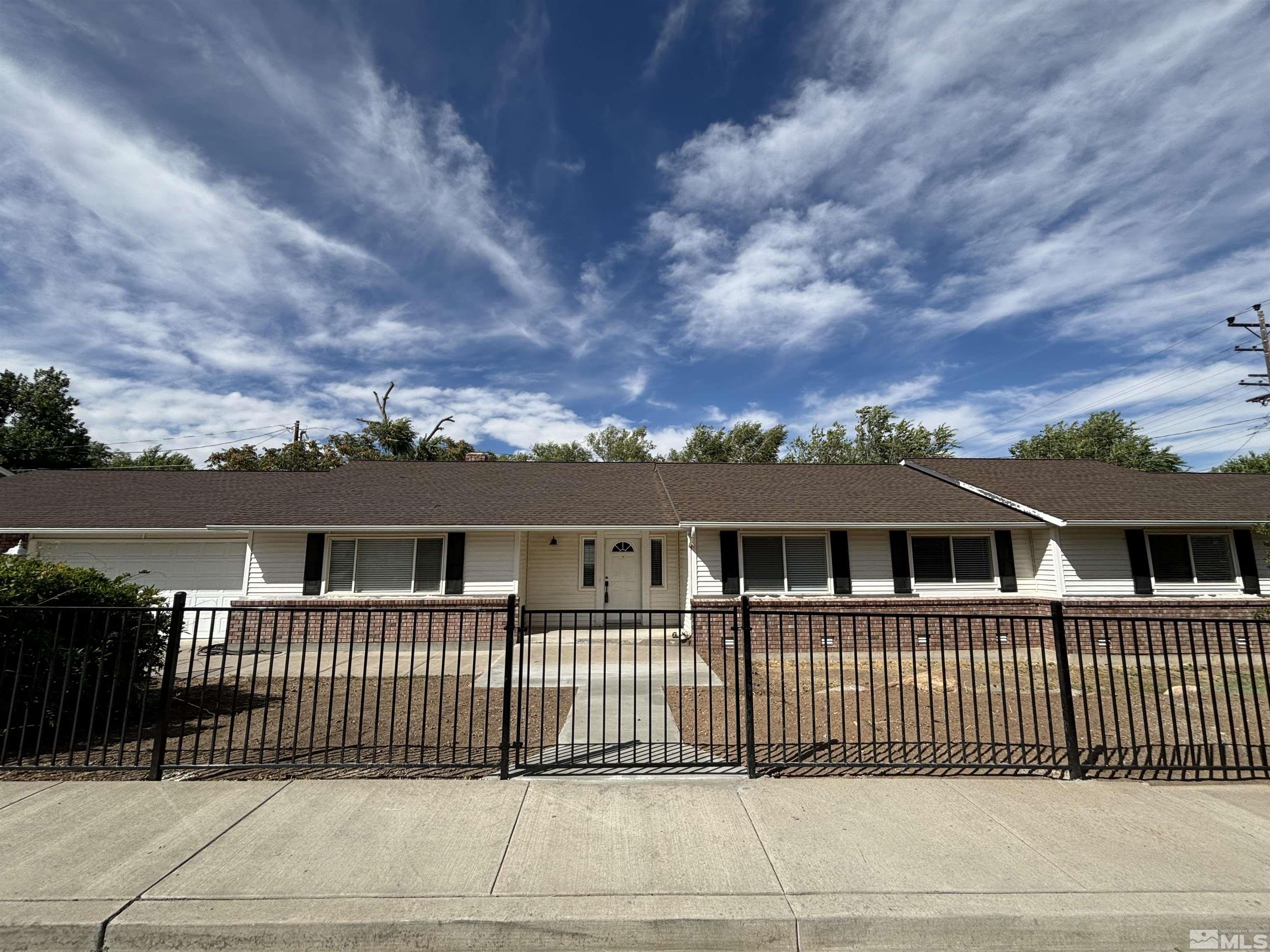 1435 Hunter Lake Drive Property Photo 1