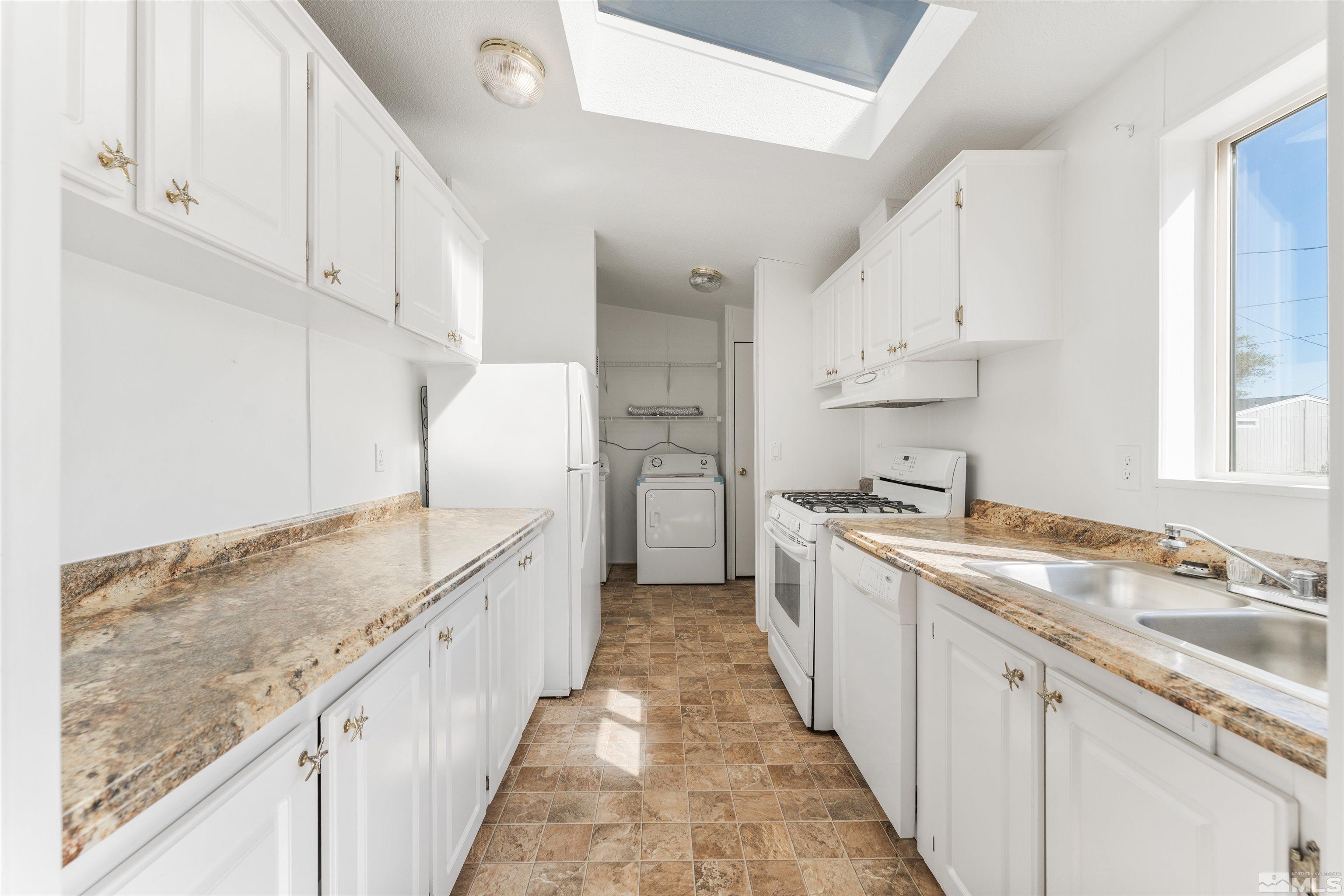 1414 Lahontan Drive Property Photo 8