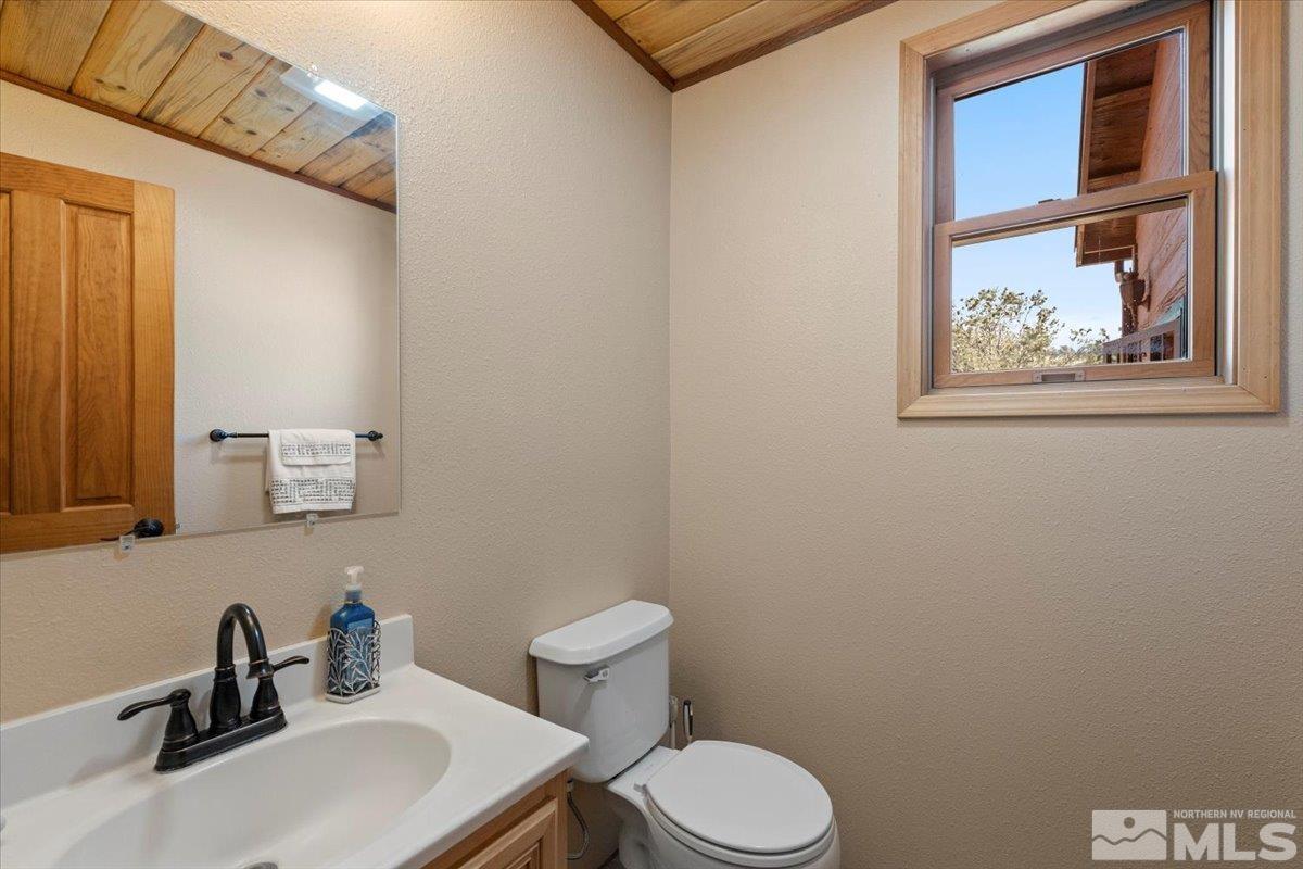 21470 Graves Rd Property Photo 22