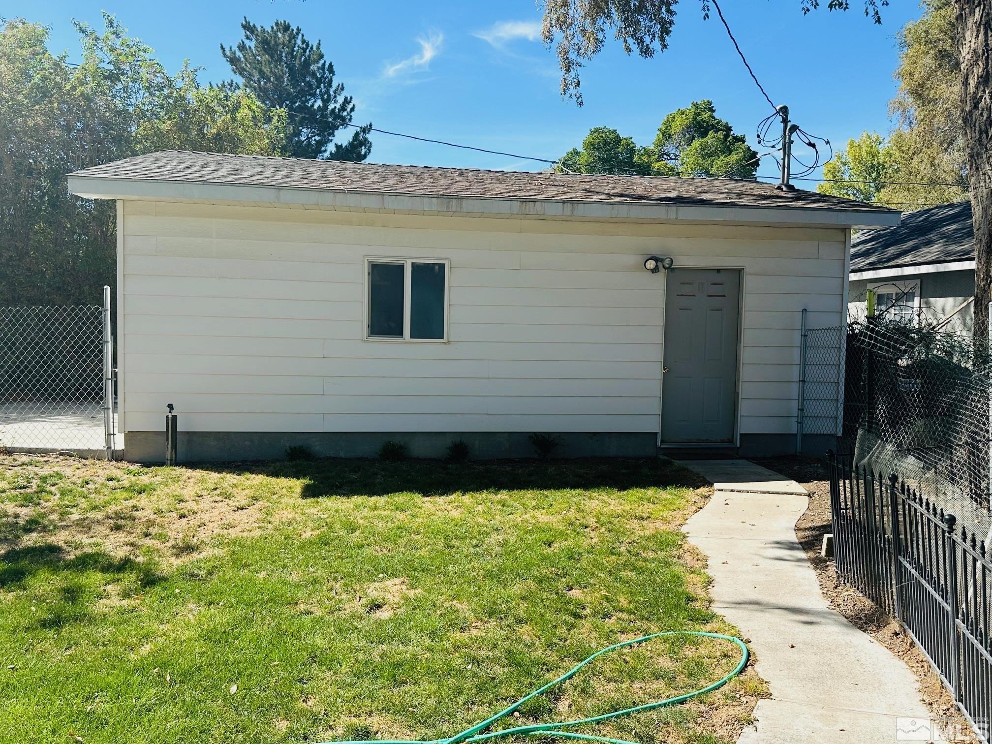 1605 Central Ave Property Photo 4