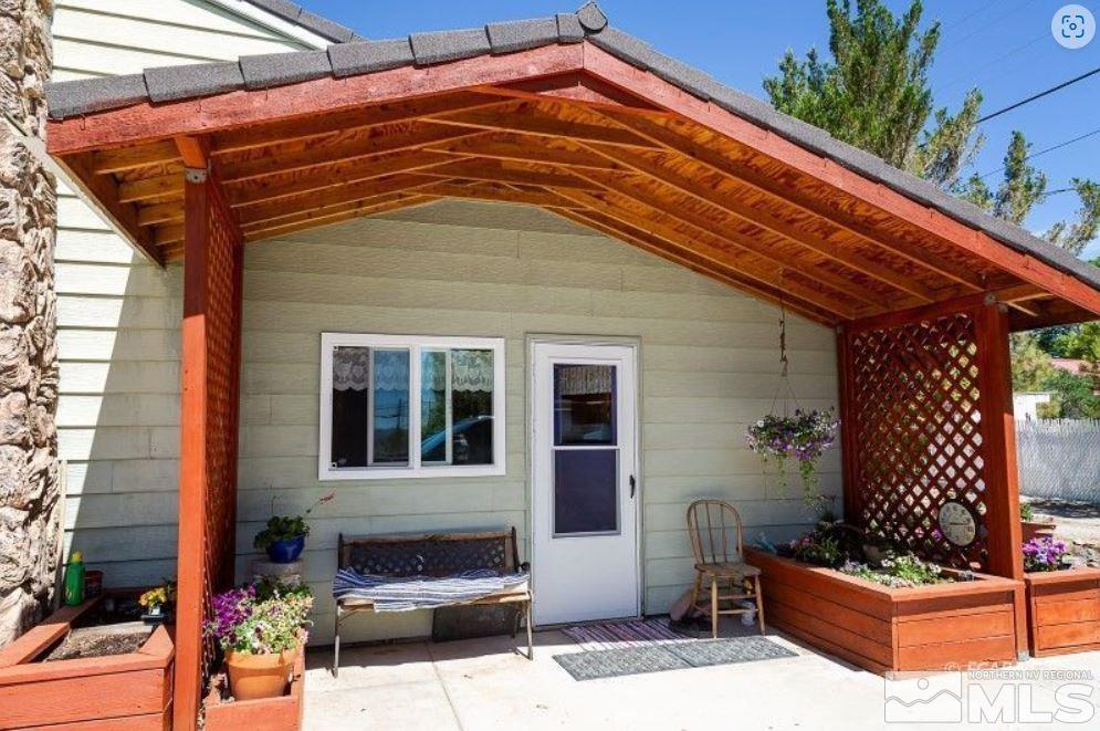 275 2nd Street Property Photo 3