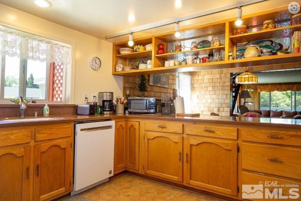 275 2nd Street Property Photo 6