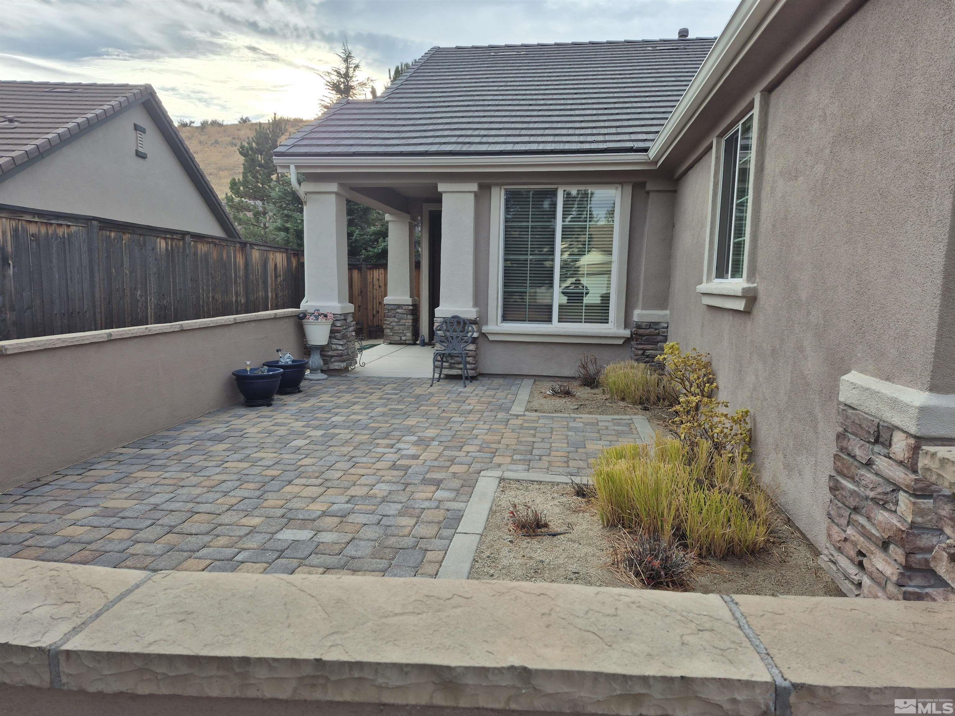 1885 Trailcreek Way Property Photo 5