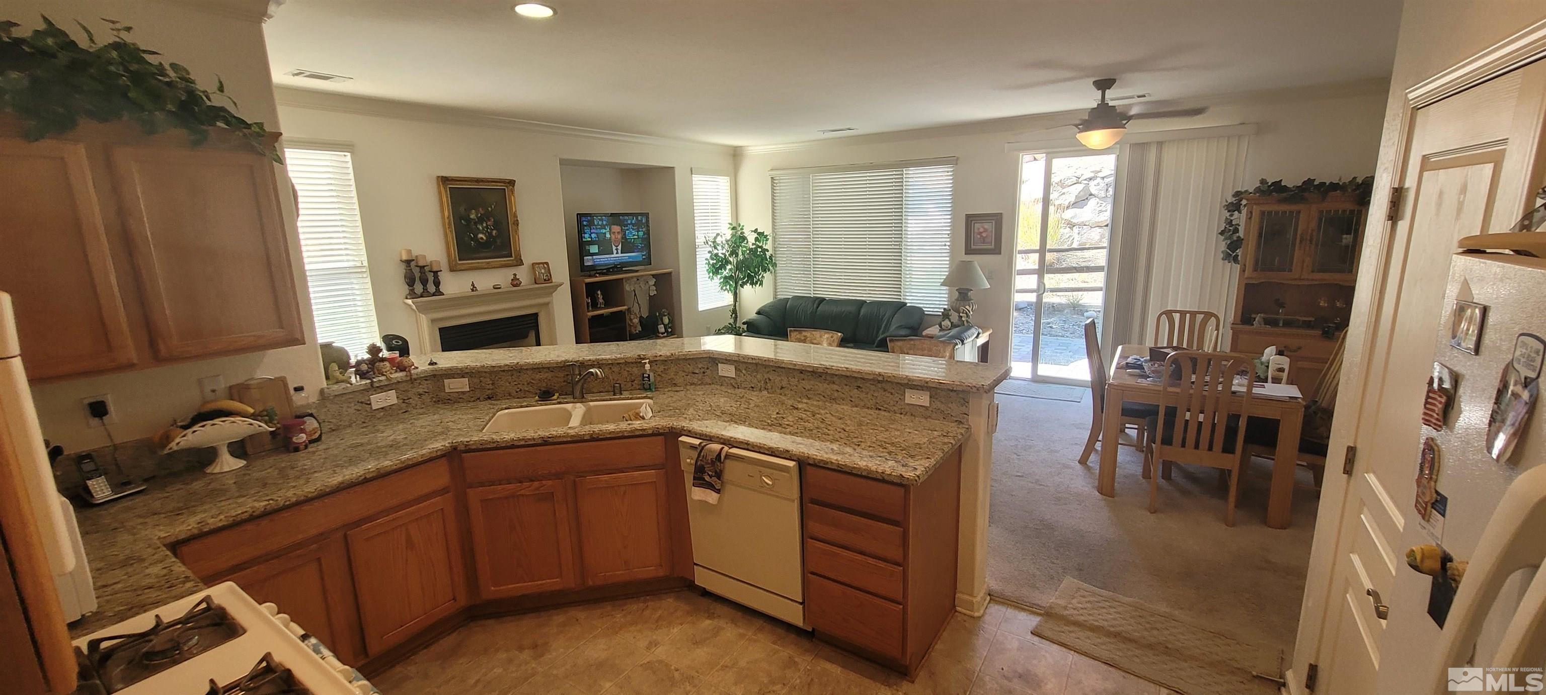 1885 Trailcreek Way Property Photo 15