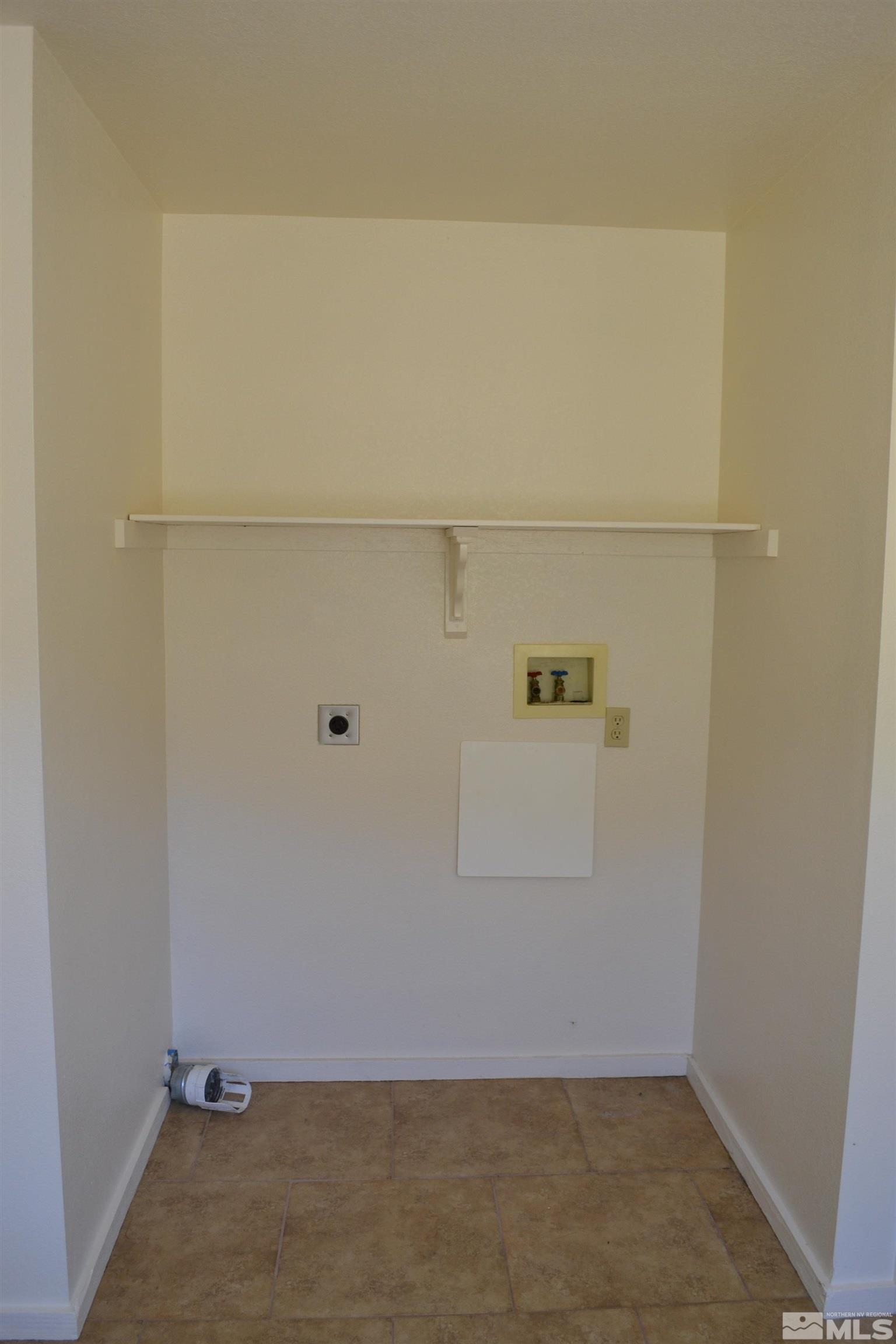 22 Long View Ln Property Photo 9