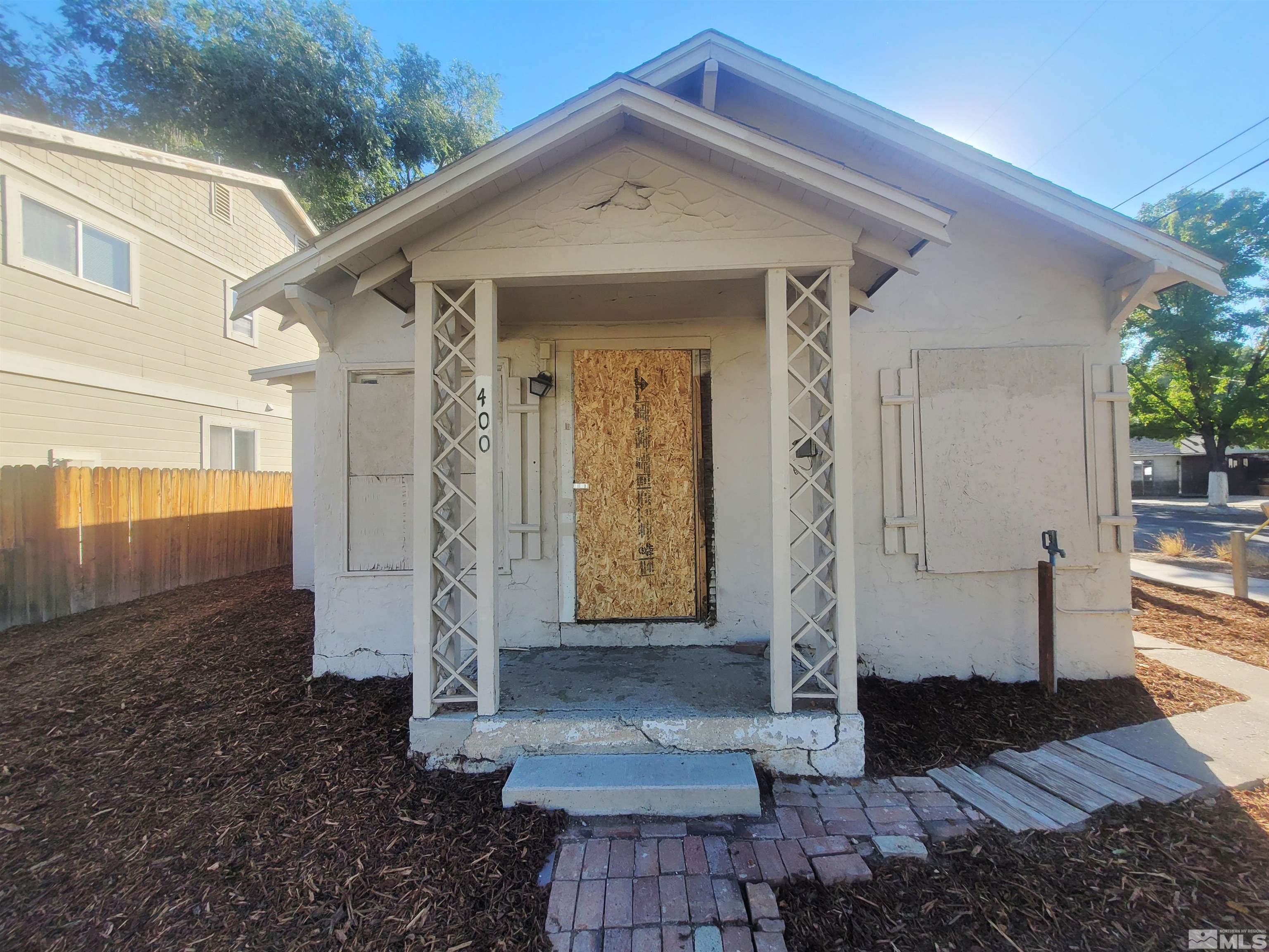 400 4th St Property Photo