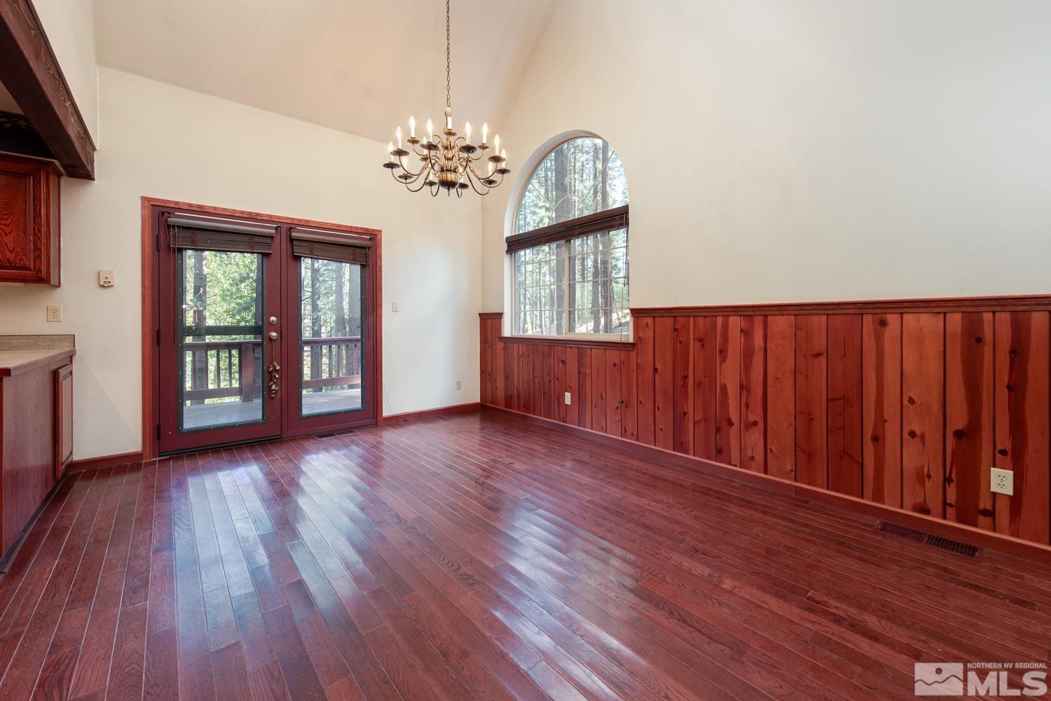 100 Timber Lane Property Photo 15
