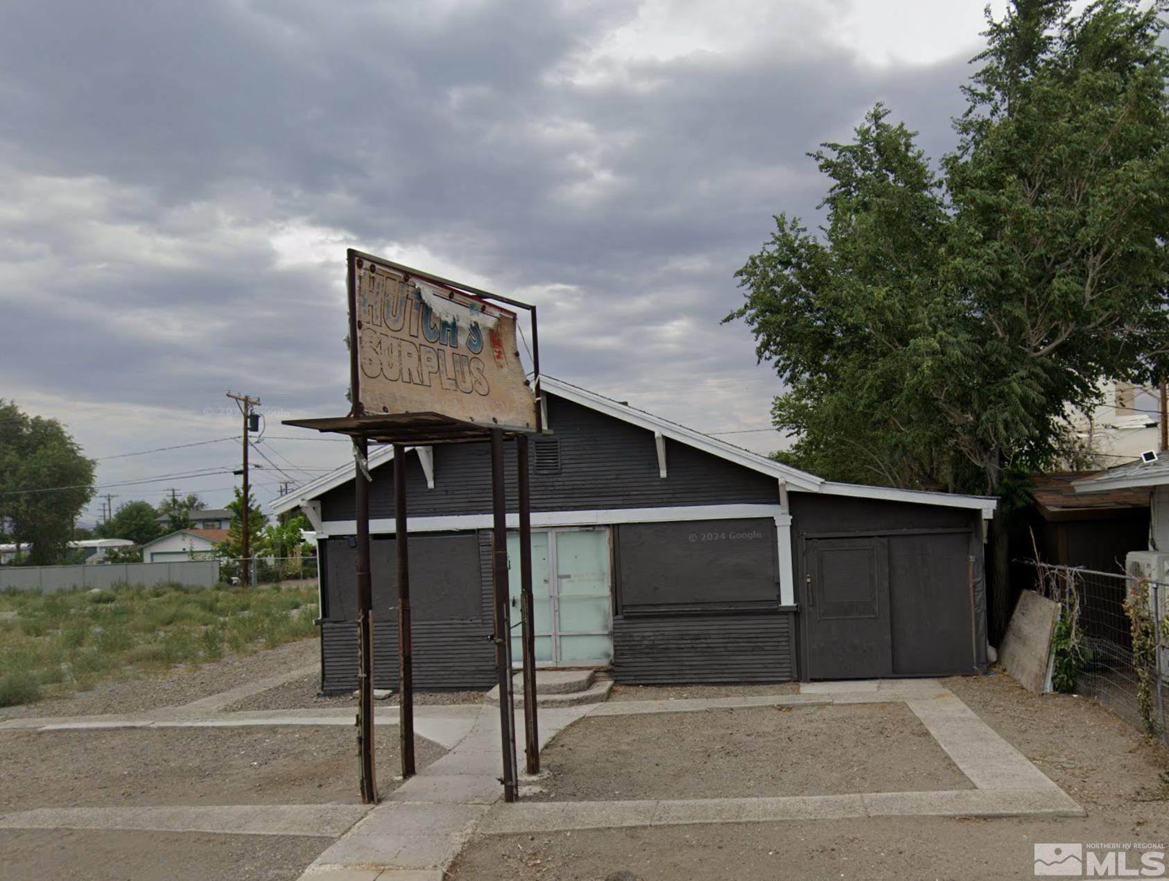 70 E Main St Property Photo 1
