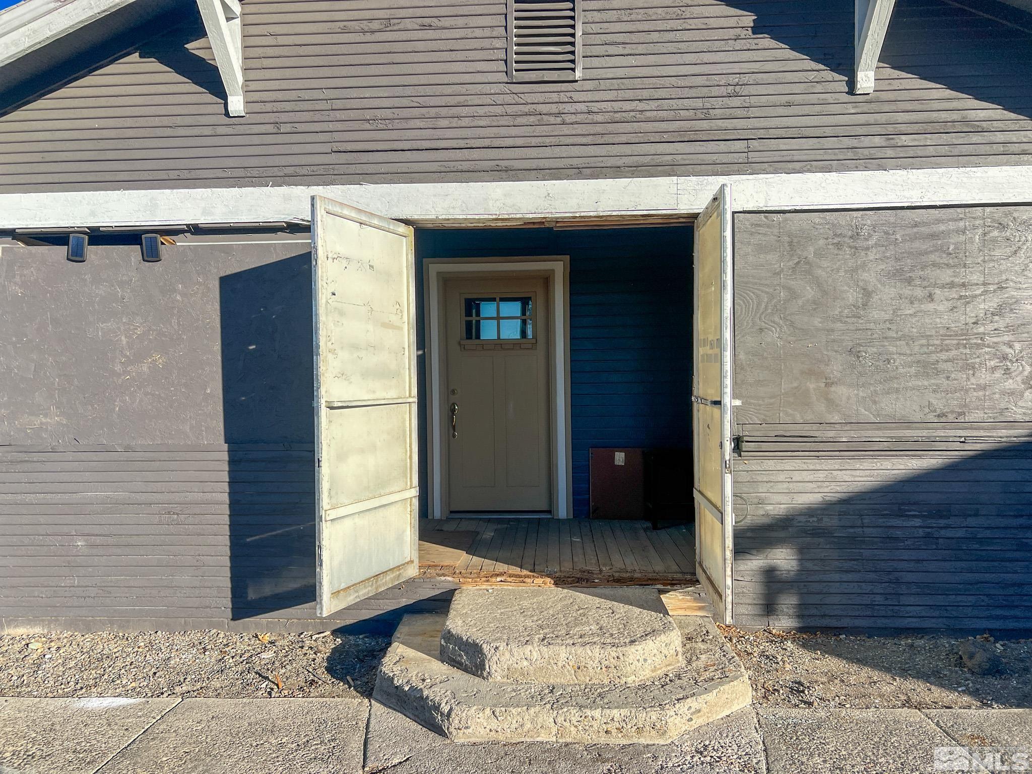 70 E Main St Property Photo 7