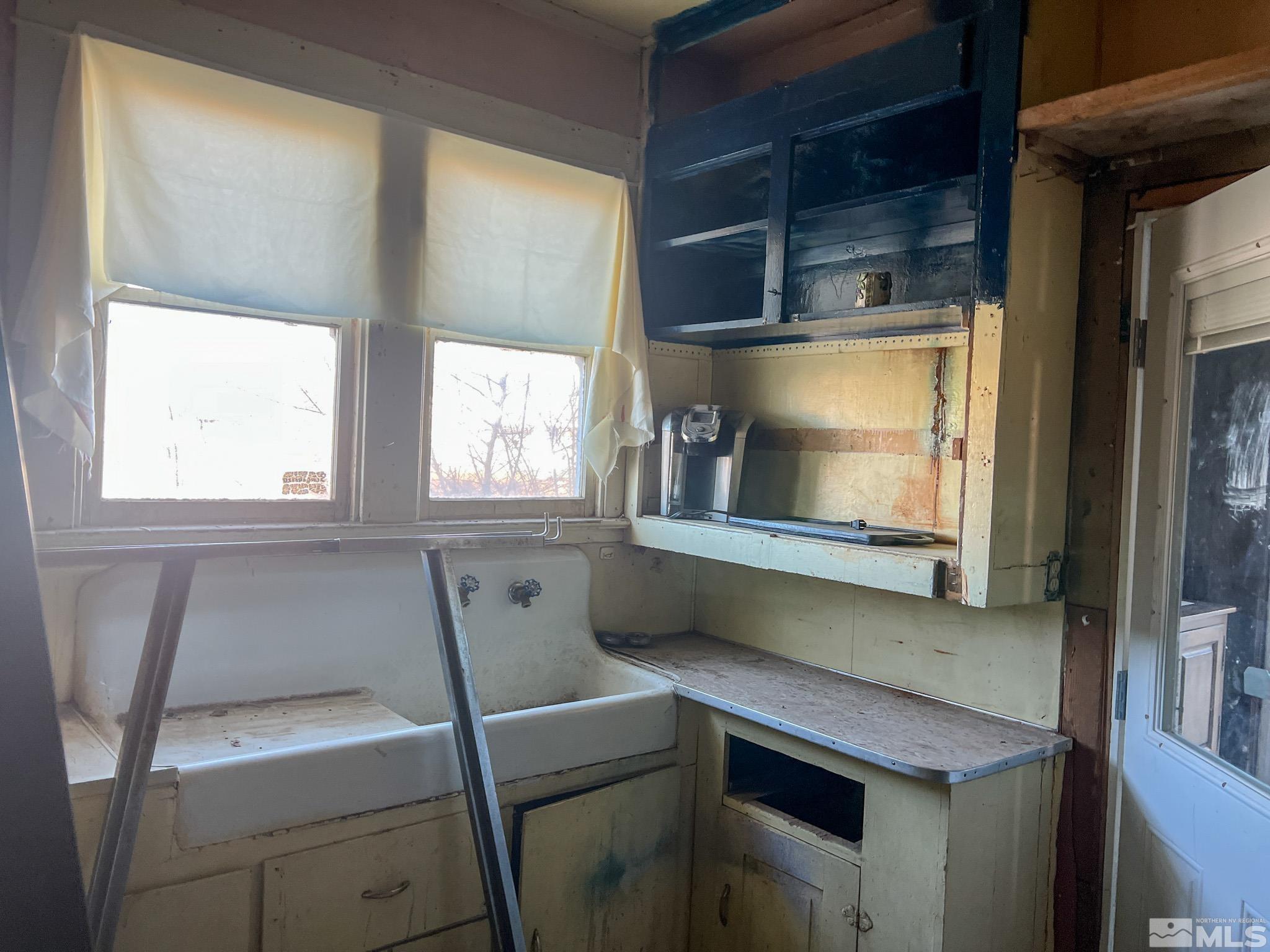 70 E Main St Property Photo 23