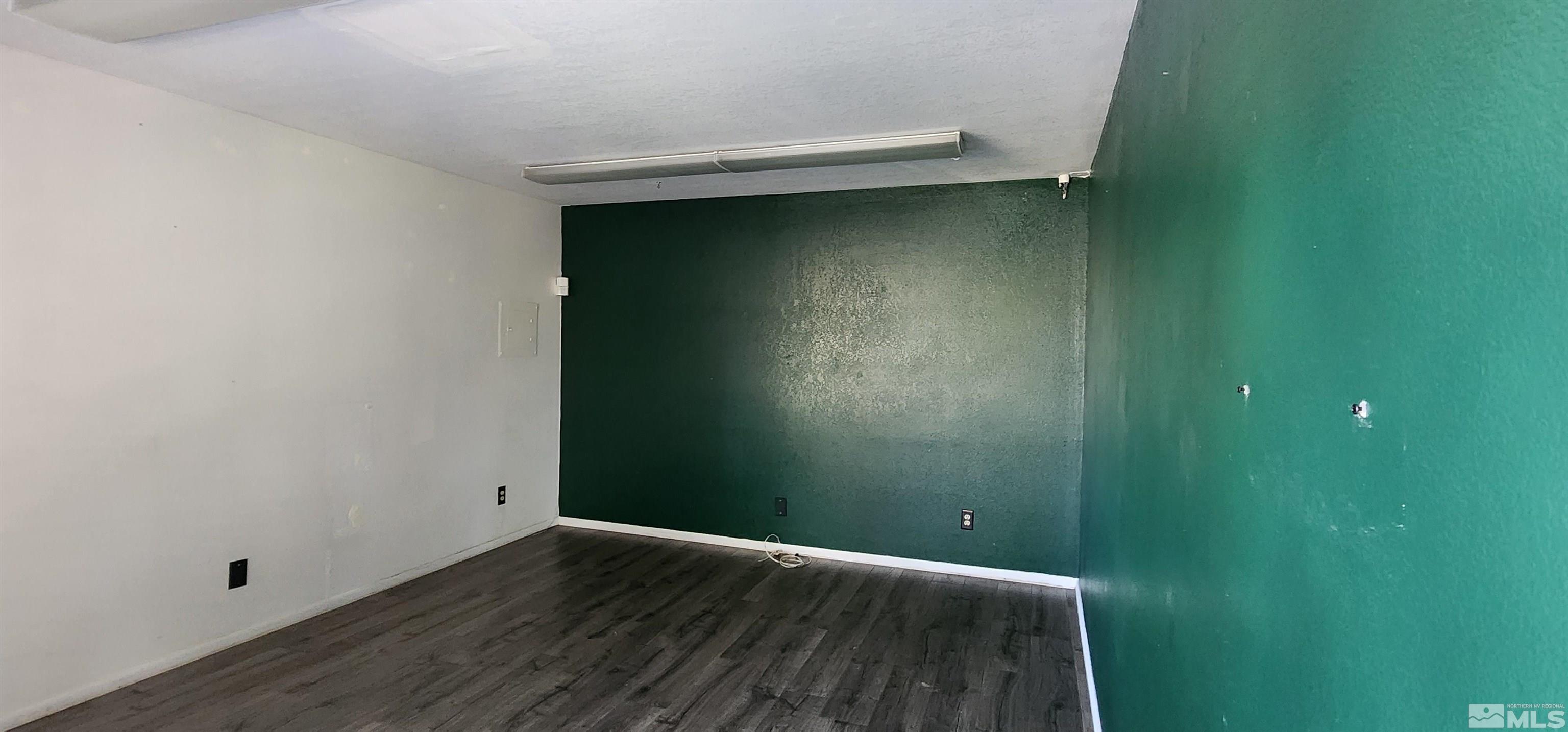 1504 N Hwy 395 8 Property Photo 4