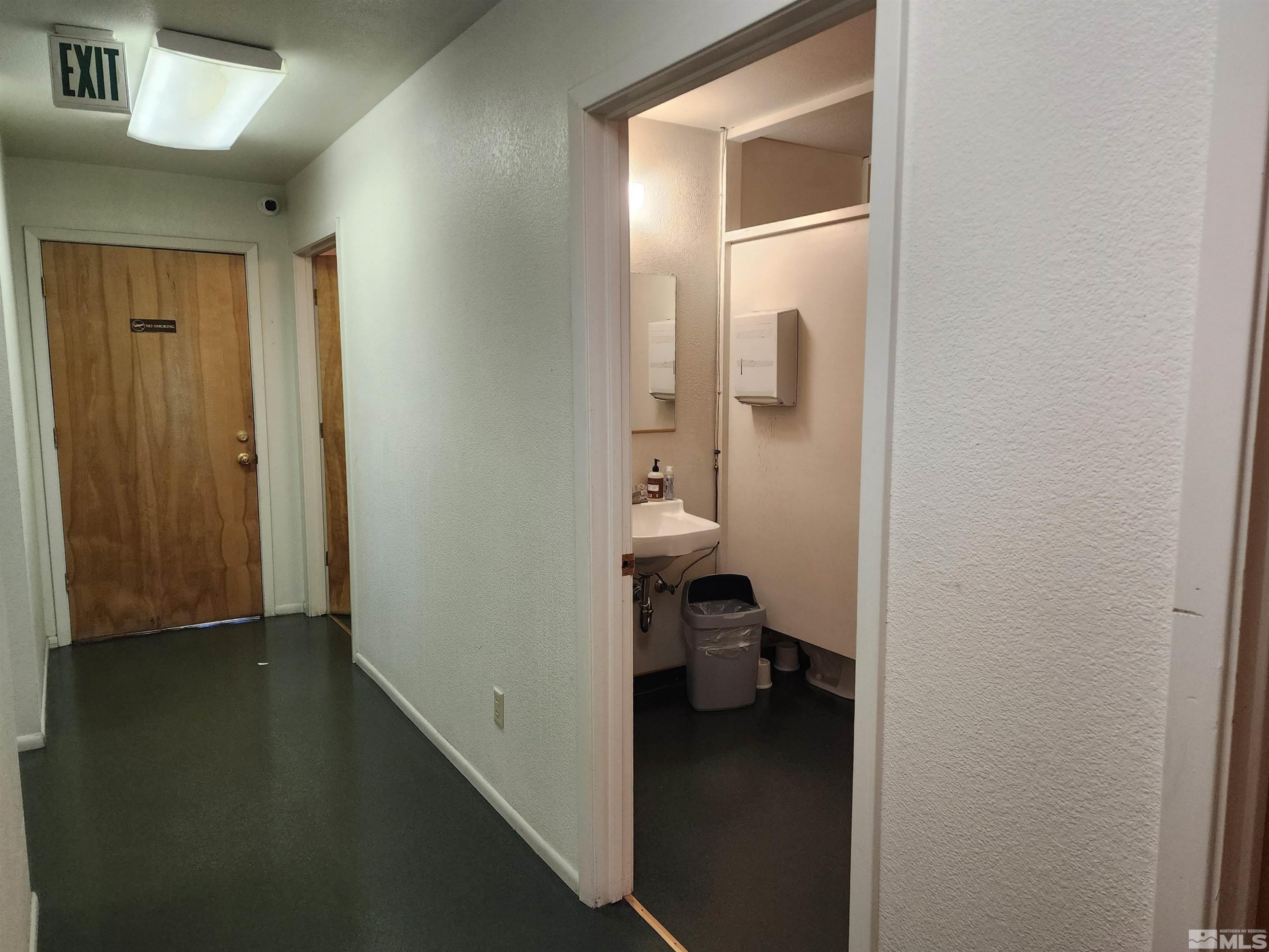 1504 N Hwy 395 Property Photo 6