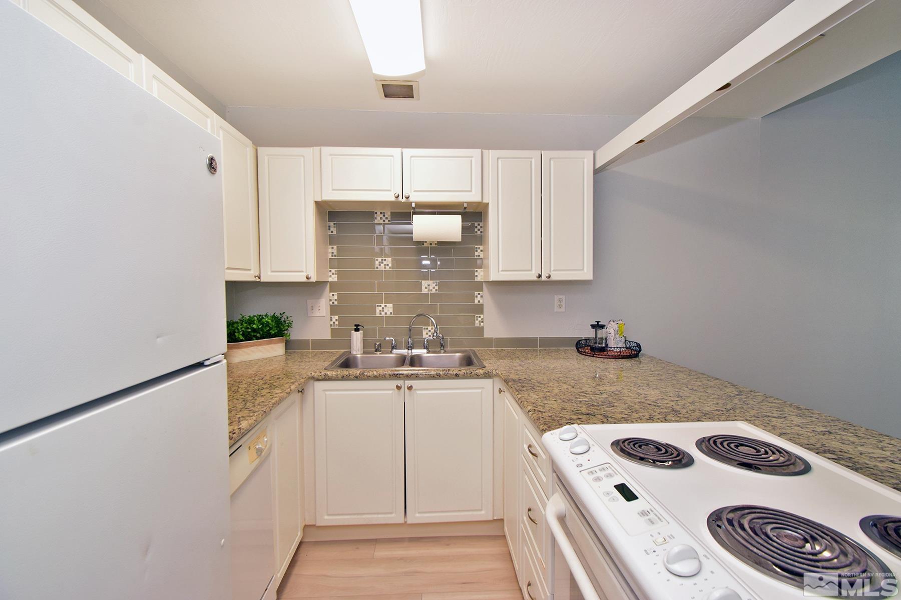 2555 Clear Acre Ln Property Photo 8