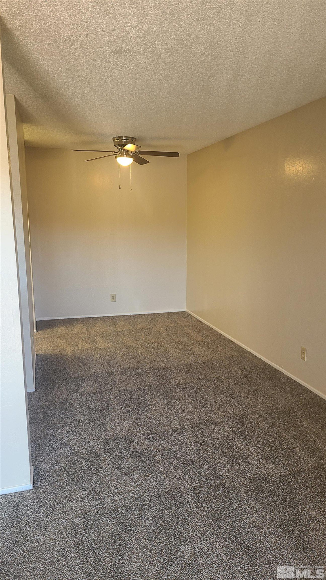 2955 Lakeside Drive Property Photo 4