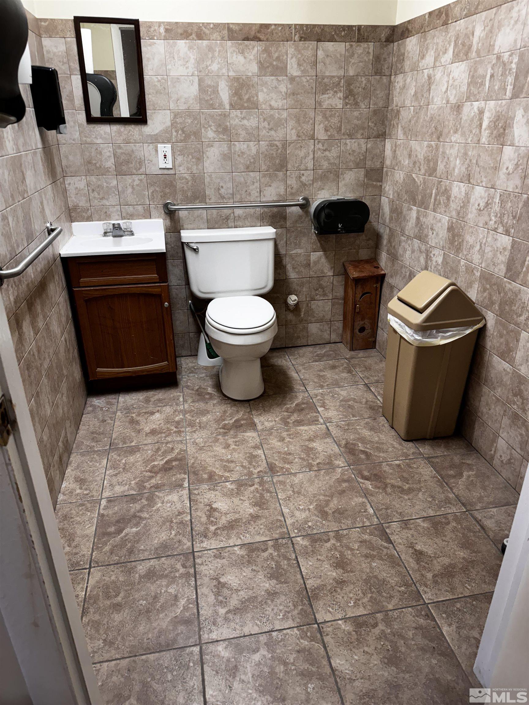 101 Bullion Avenue Property Photo 7