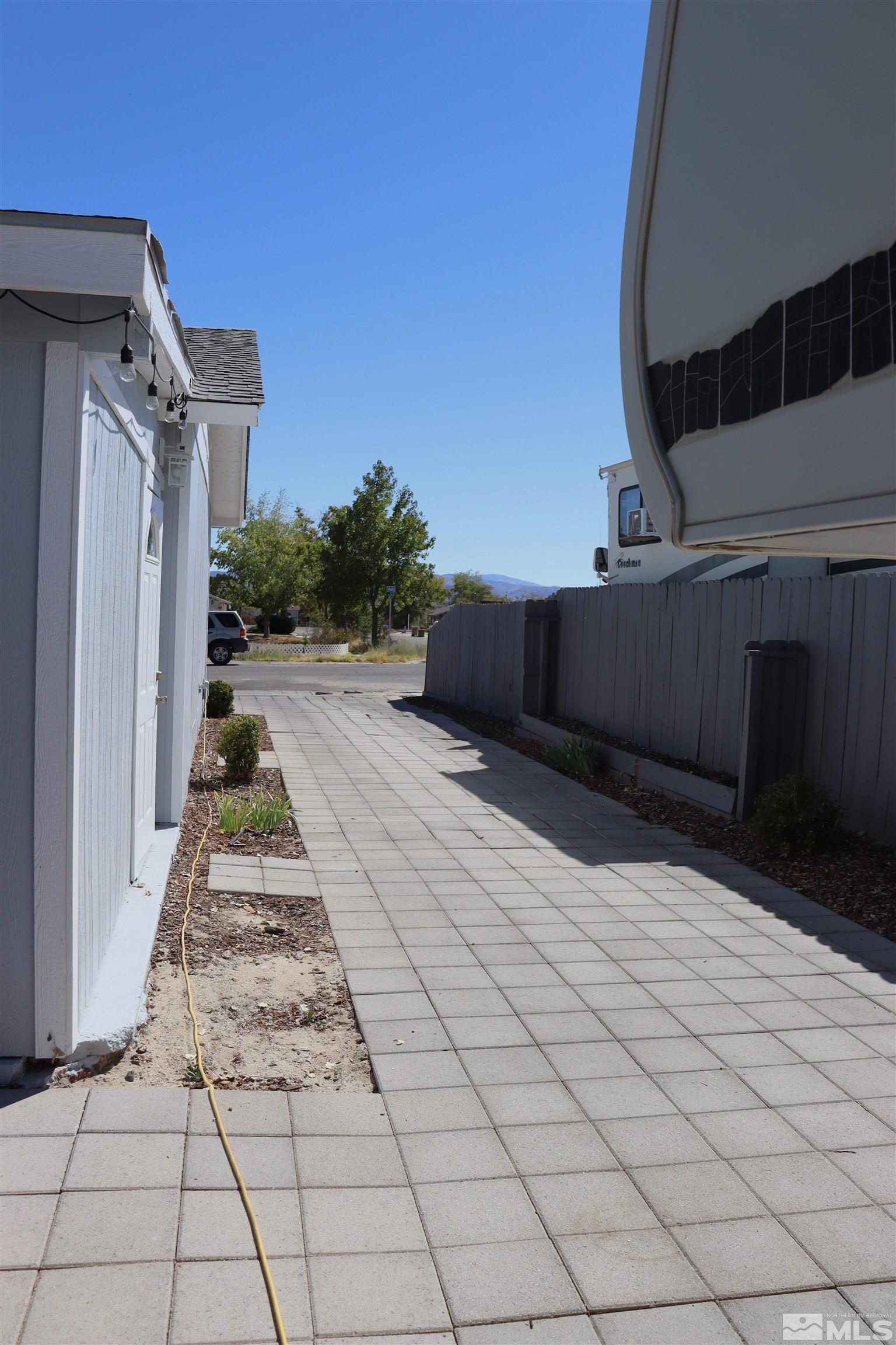 255 Ash Street Property Photo 4