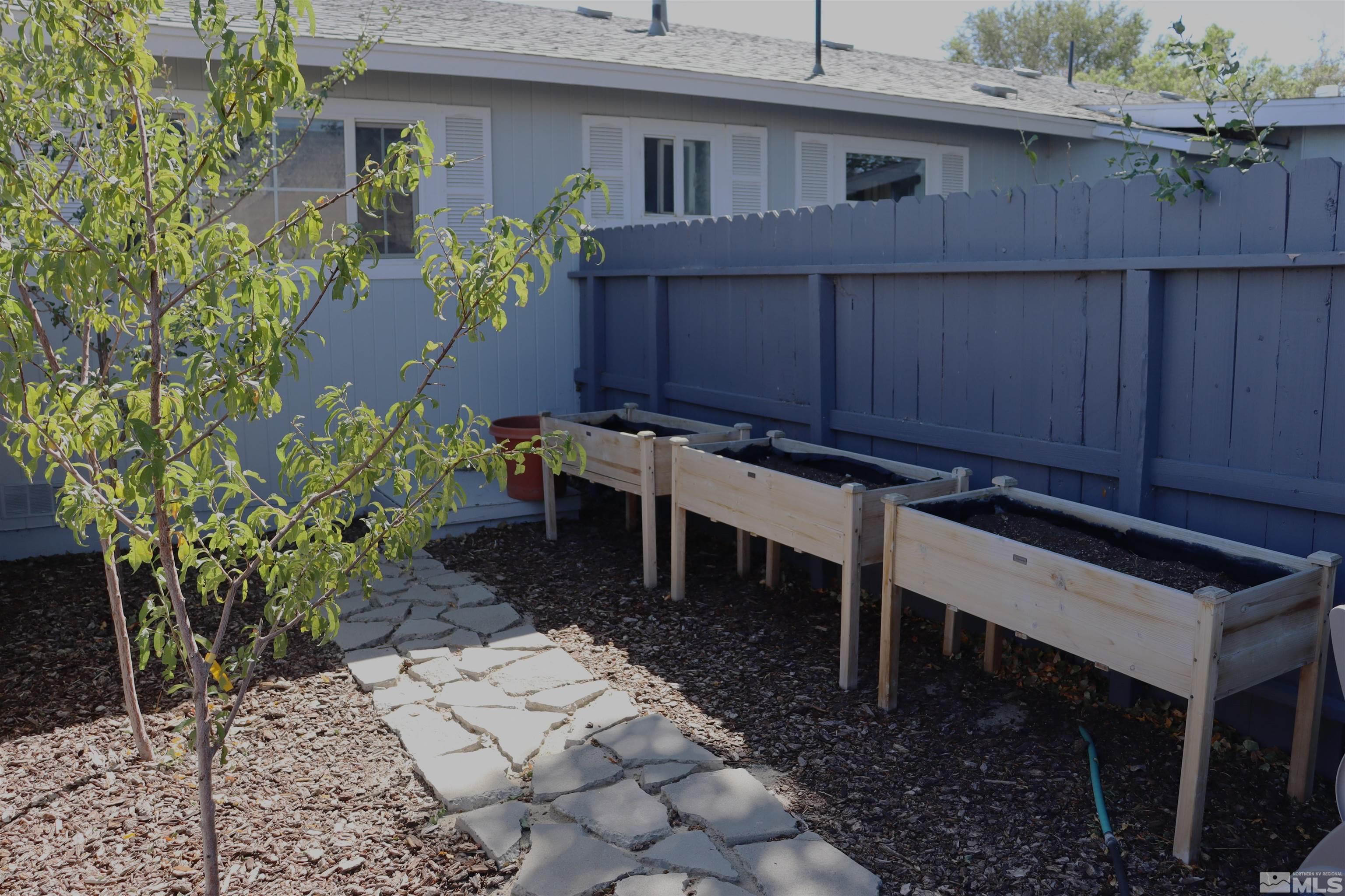255 Ash Street Property Photo 8