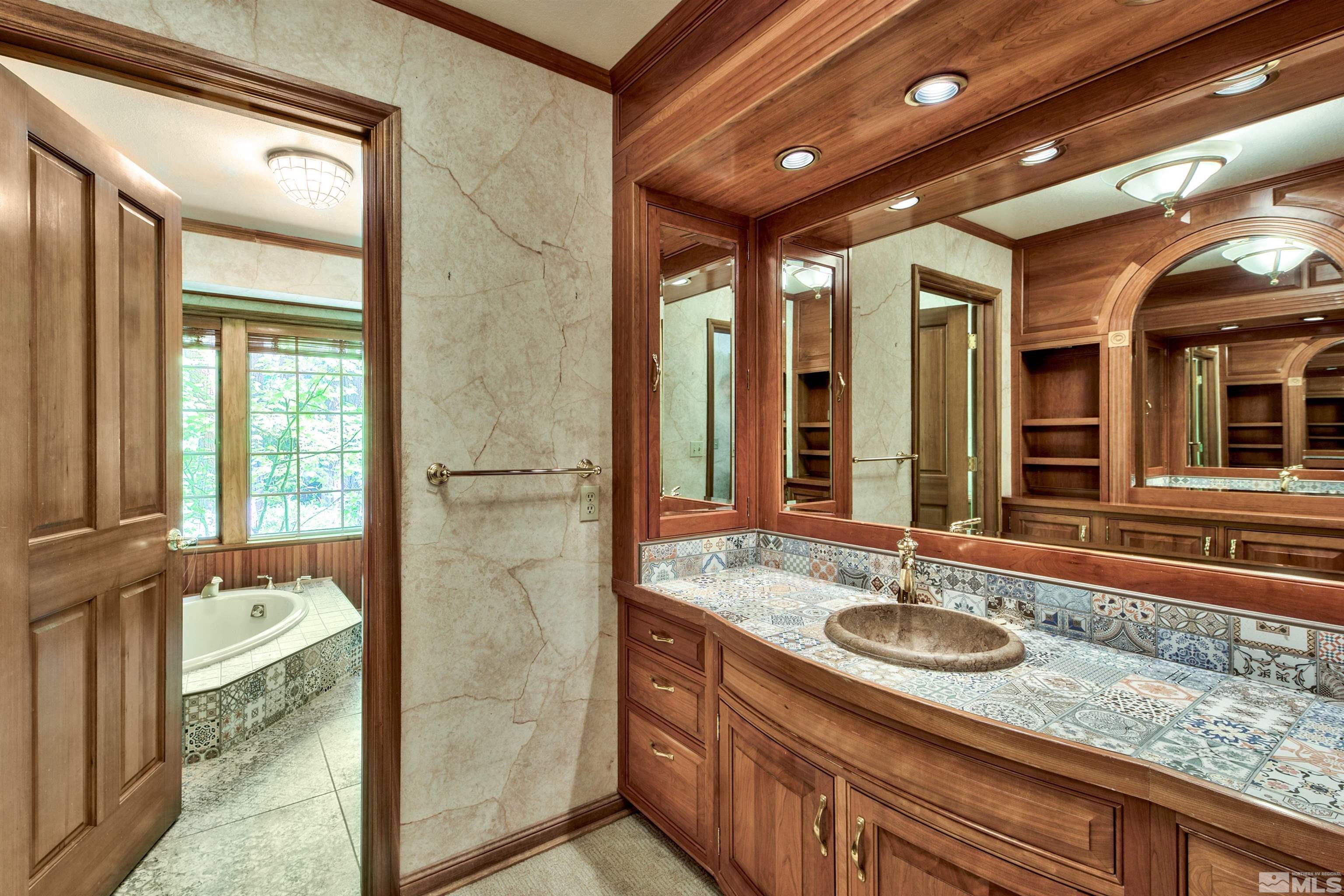 960 4th Green Drive Property Photo 15