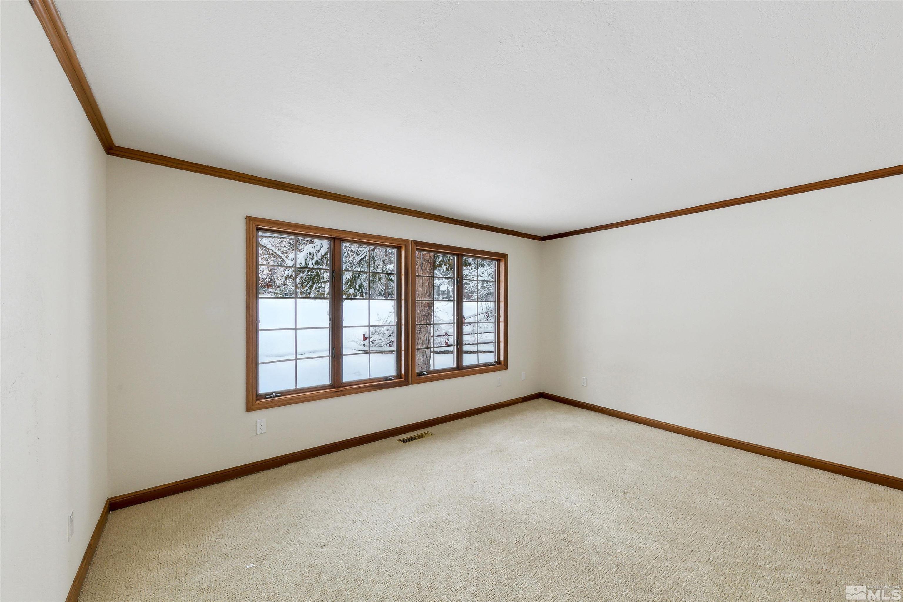 960 4th Green Drive Property Photo 19