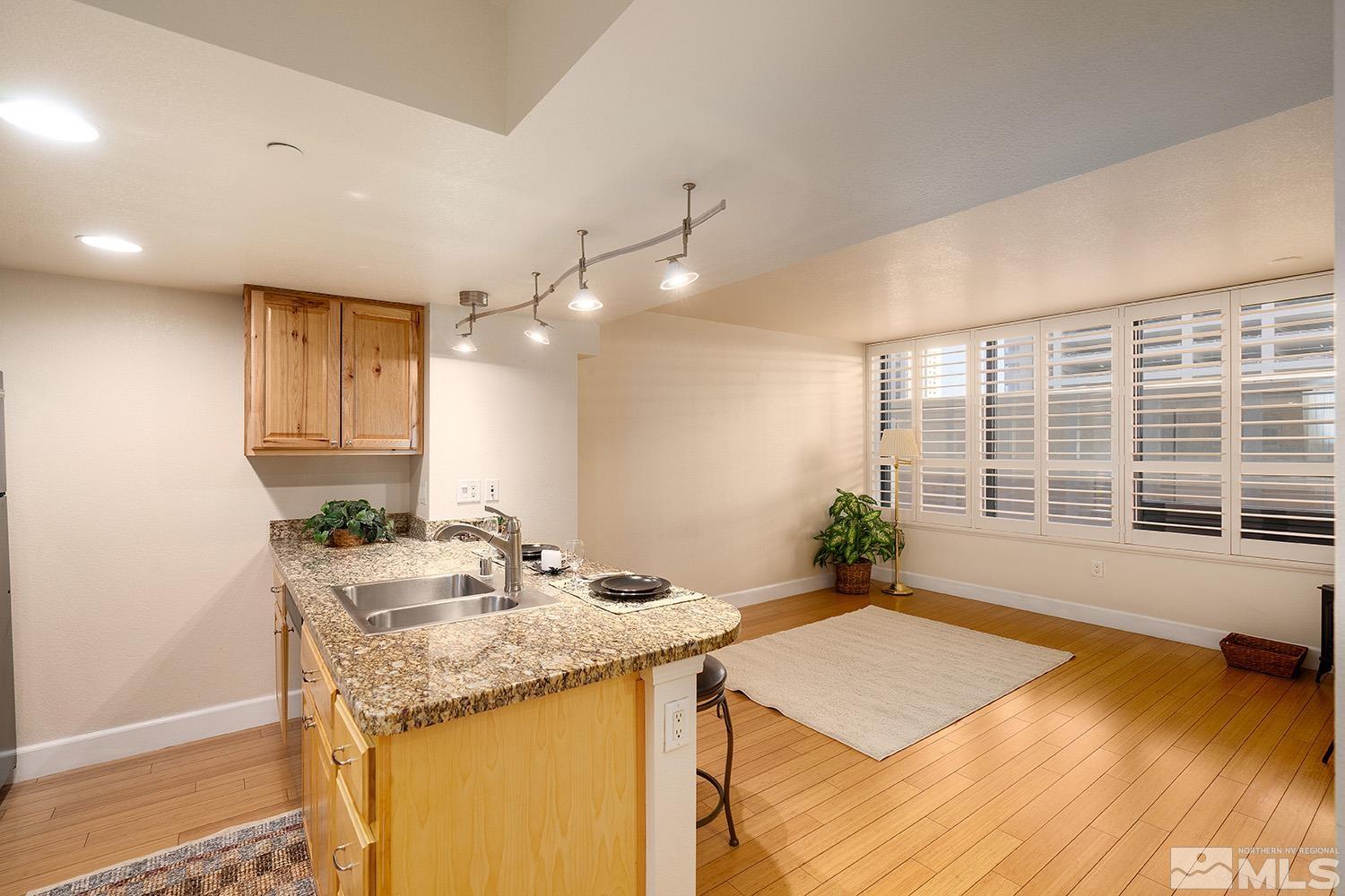 450 N Arlington Avenue Property Photo 7