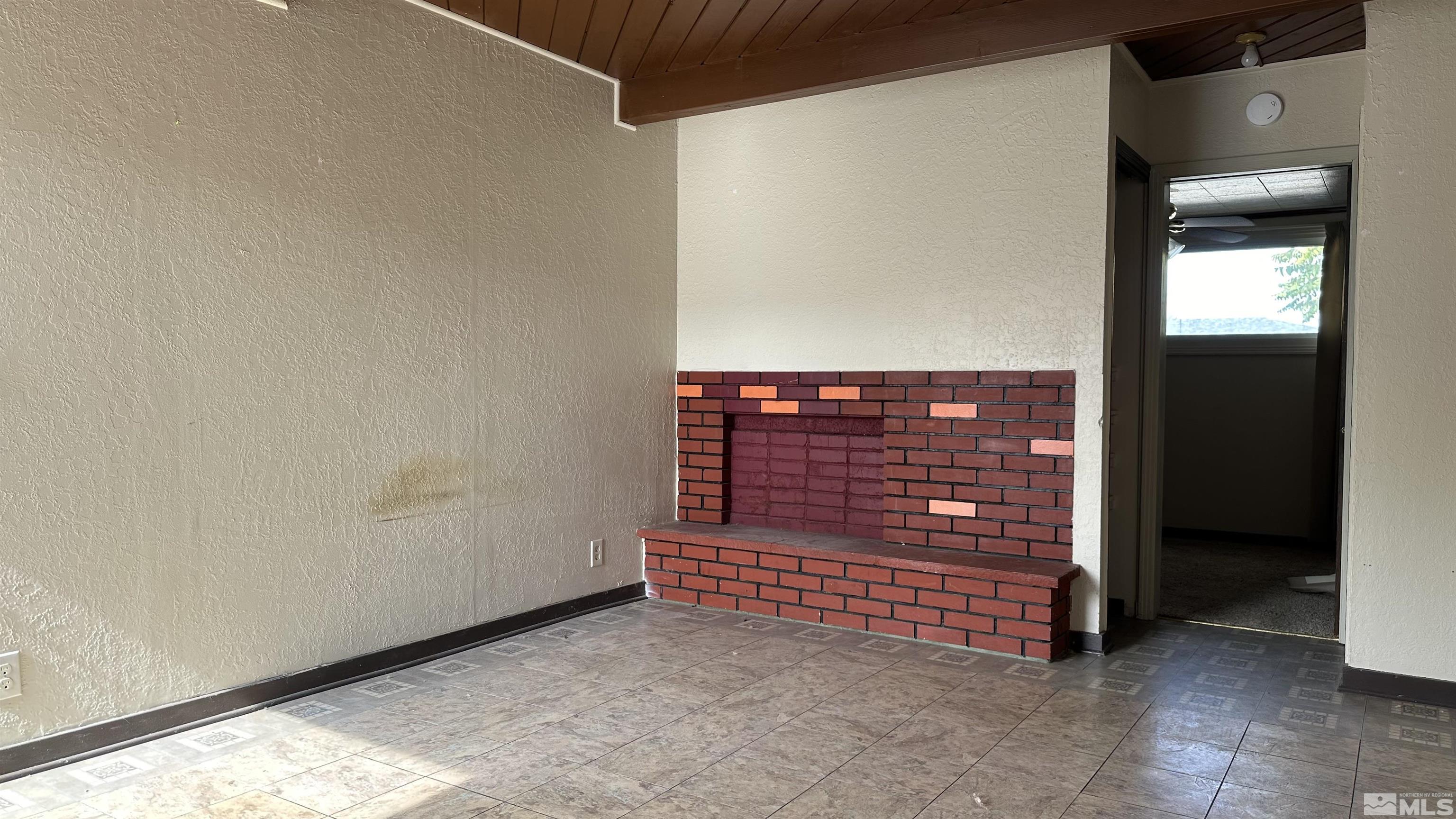 110 Harrison St Property Photo 3