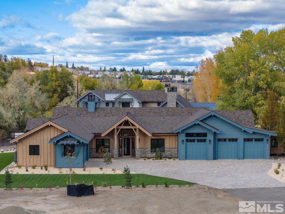 4090 Goodsell Ln Property Photo 2