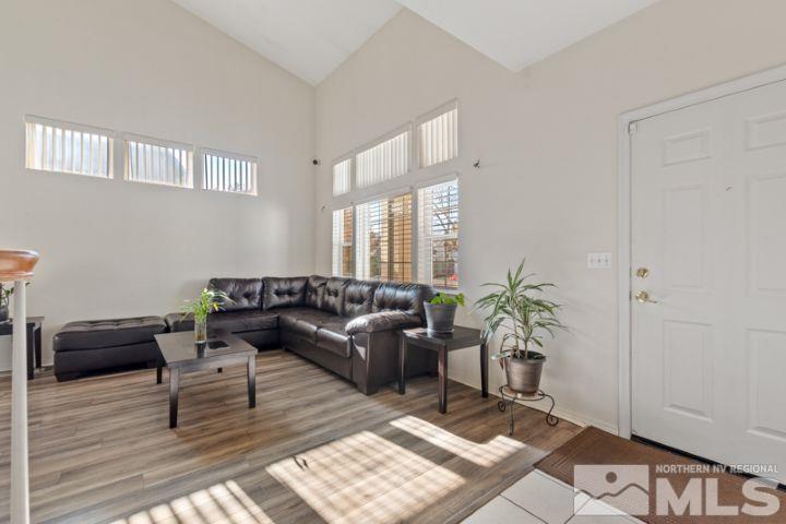 9748 Northrup Property Photo 4