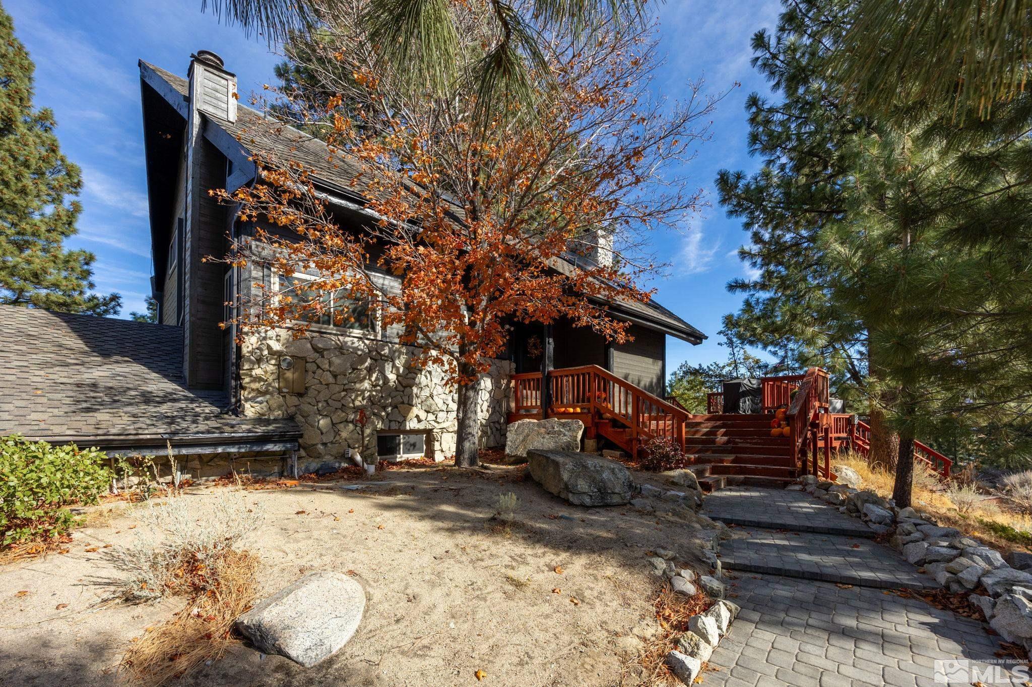 3055 Old Us Hwy 395 Property Photo 2