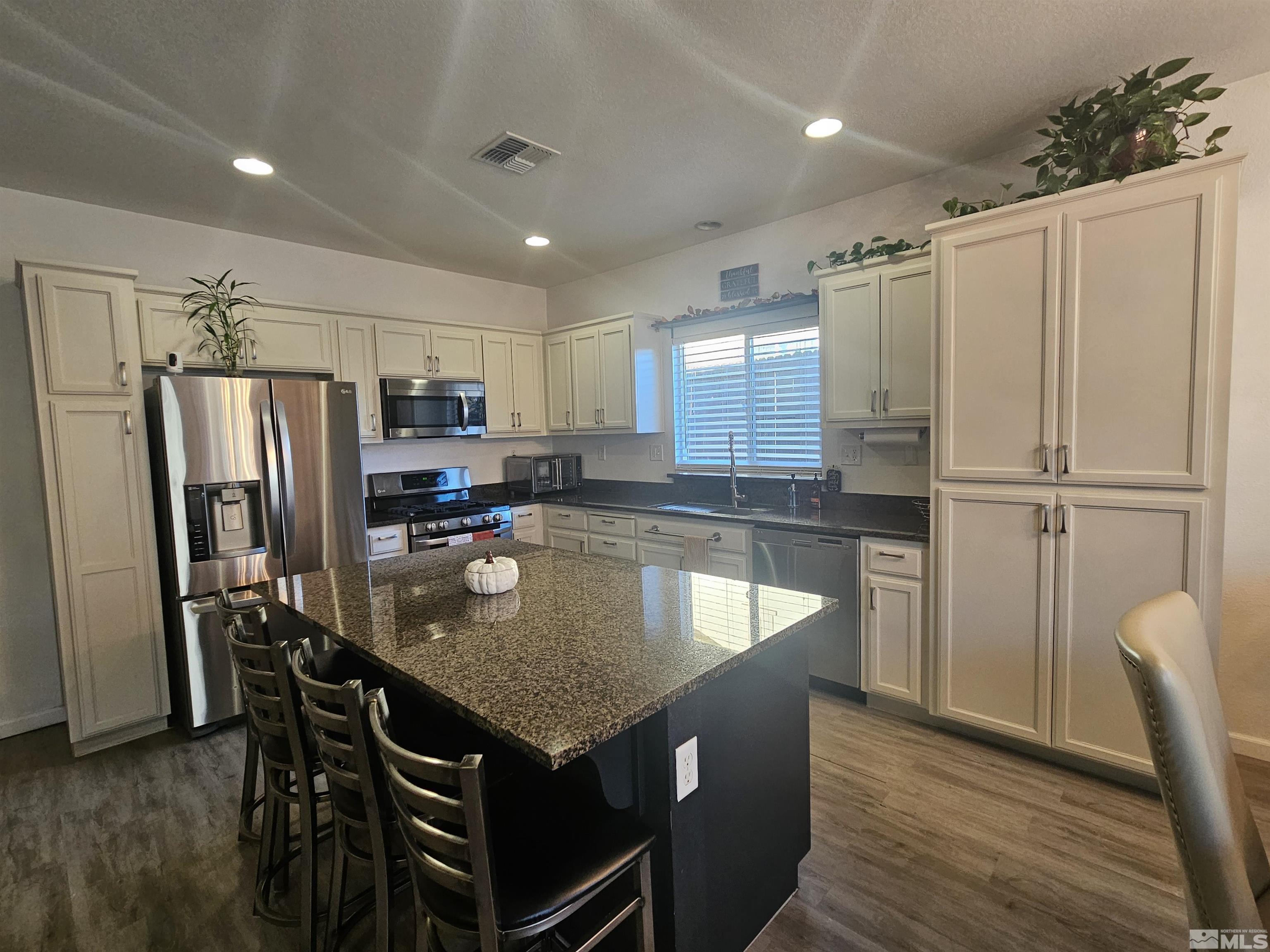 5500 Starry Skies Drive Property Photo 5