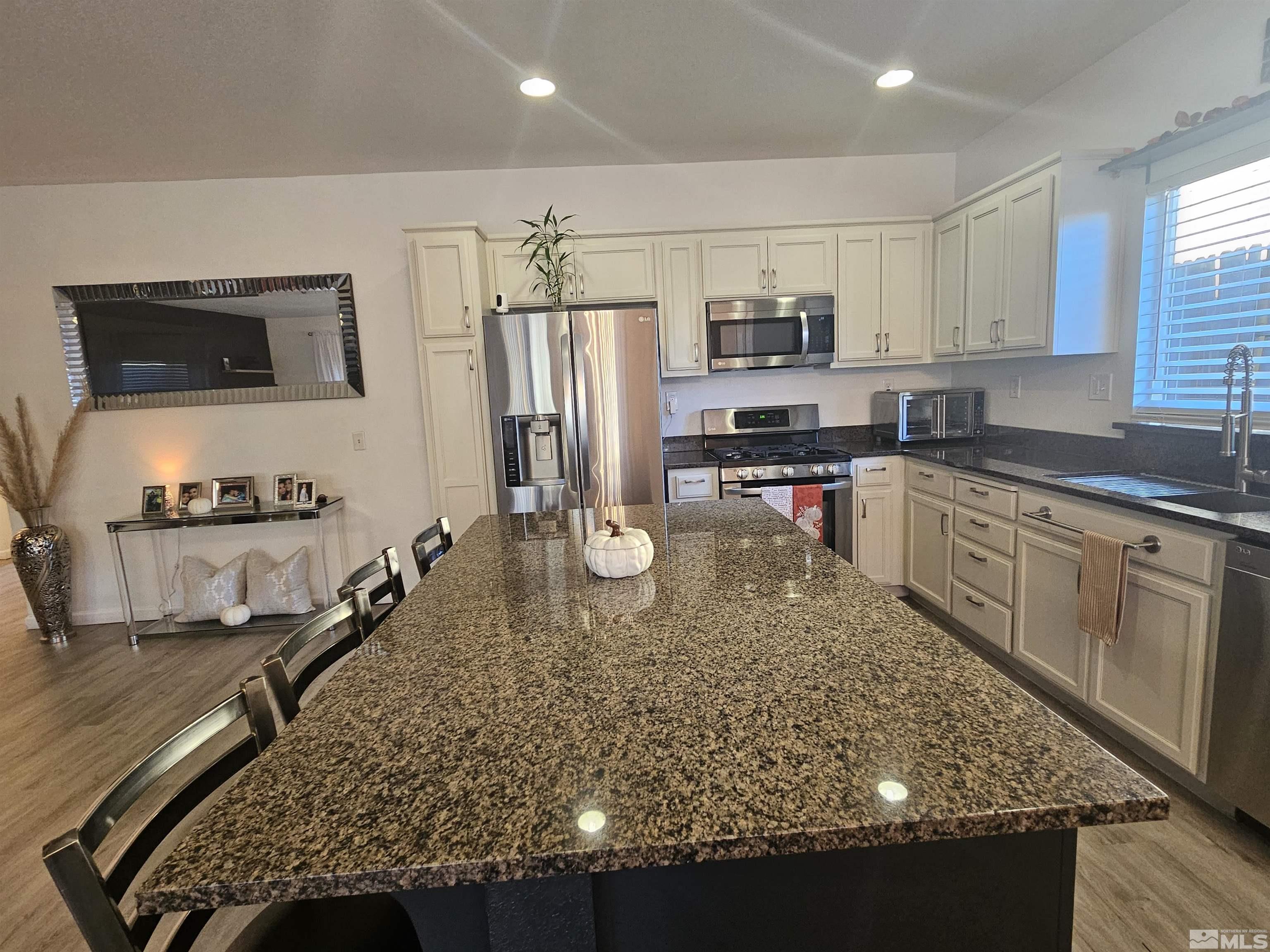 5500 Starry Skies Drive Property Photo 9