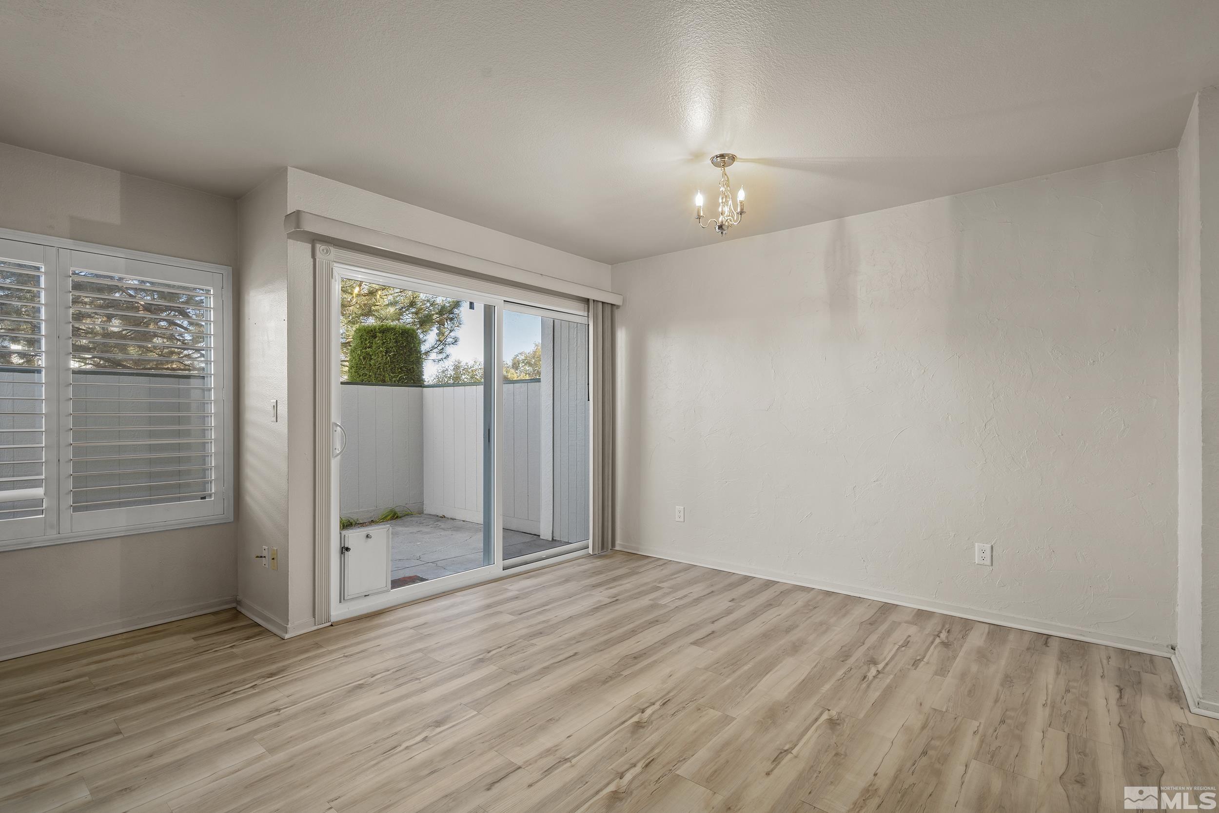 2311 Sycamore Glen Drive Property Photo 9