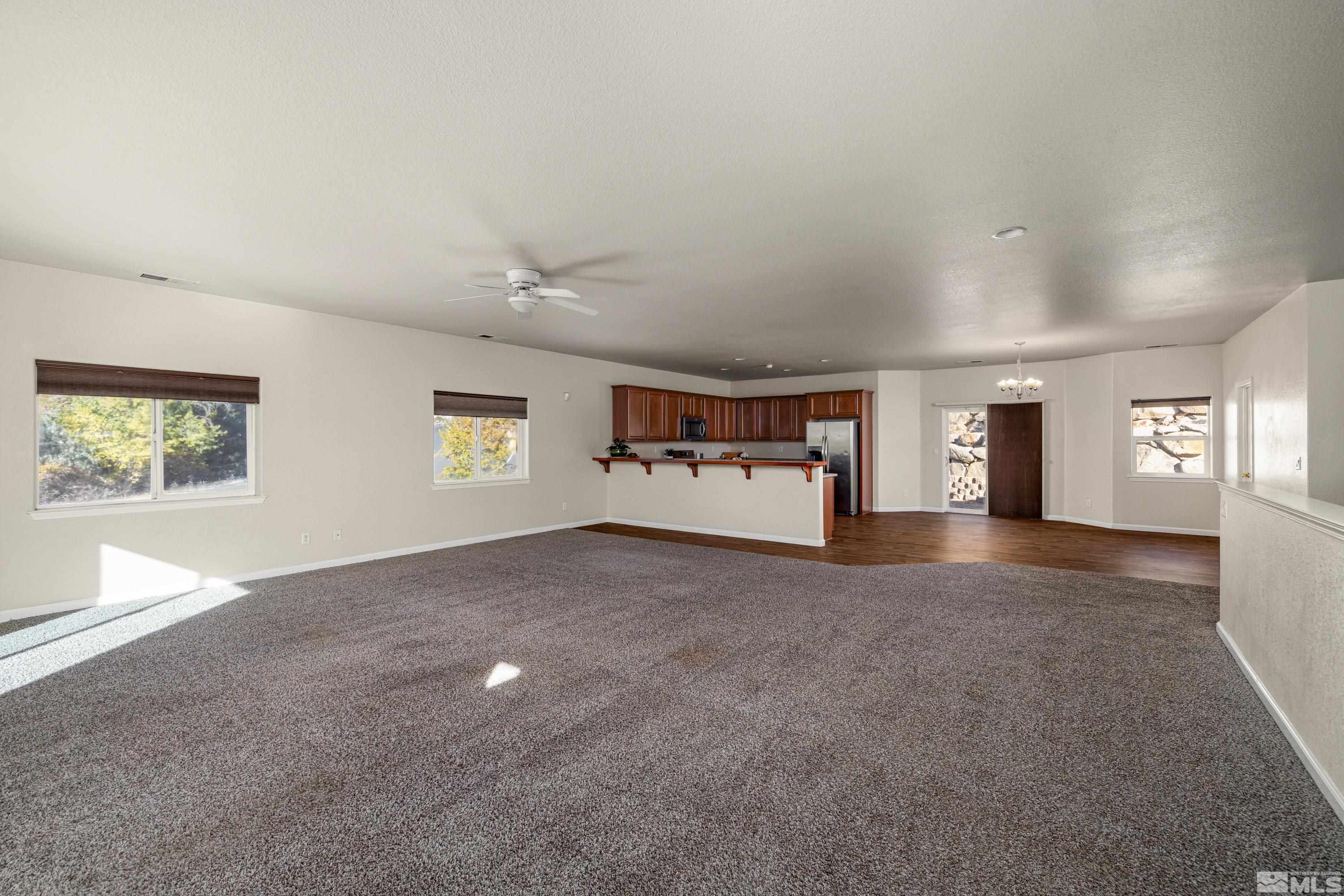 905 Demos Ct Property Photo 2